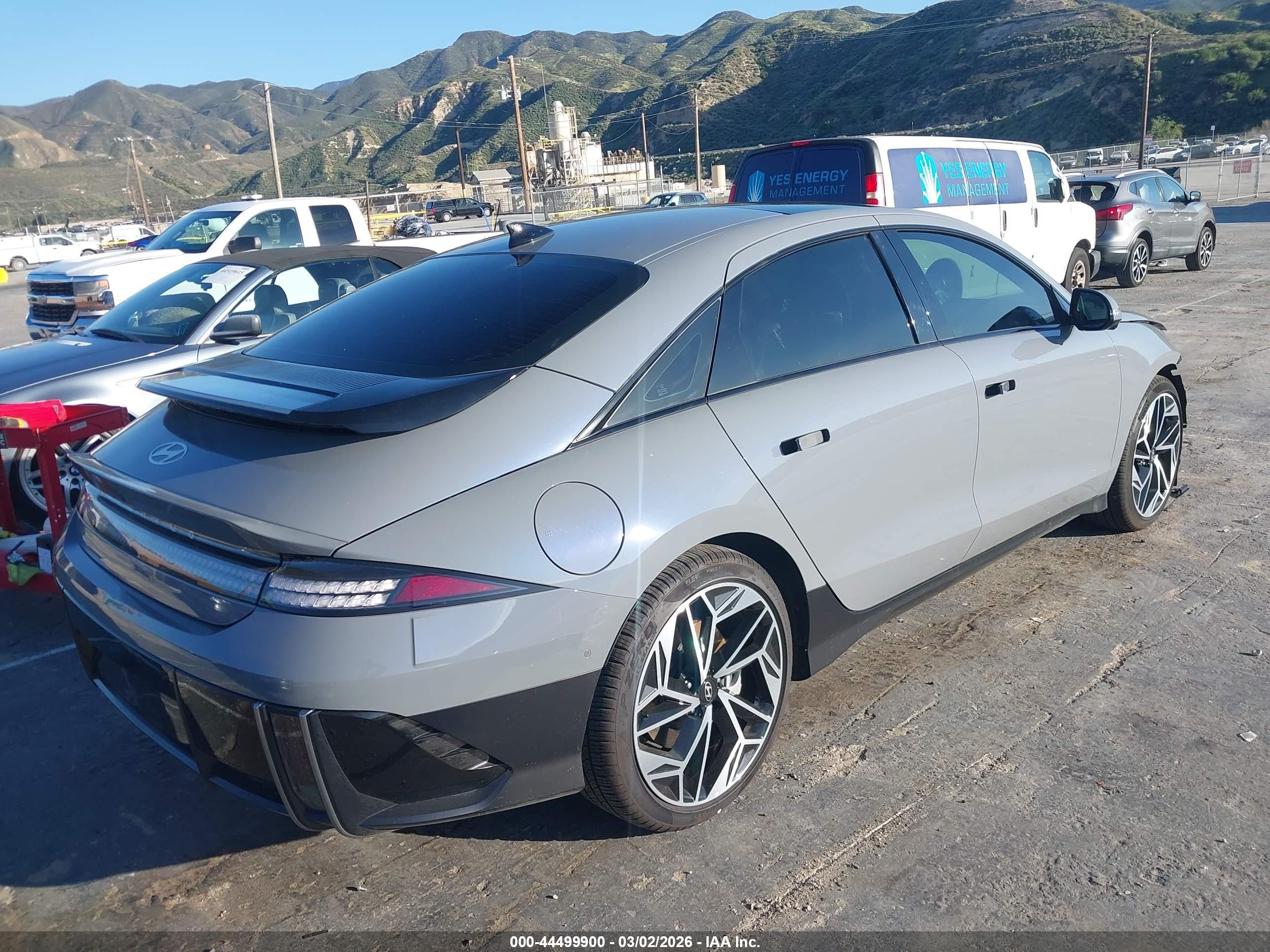 2025 Hyundai Ioniq 6 Limited Gray vin: KMHM54AAXSA116719