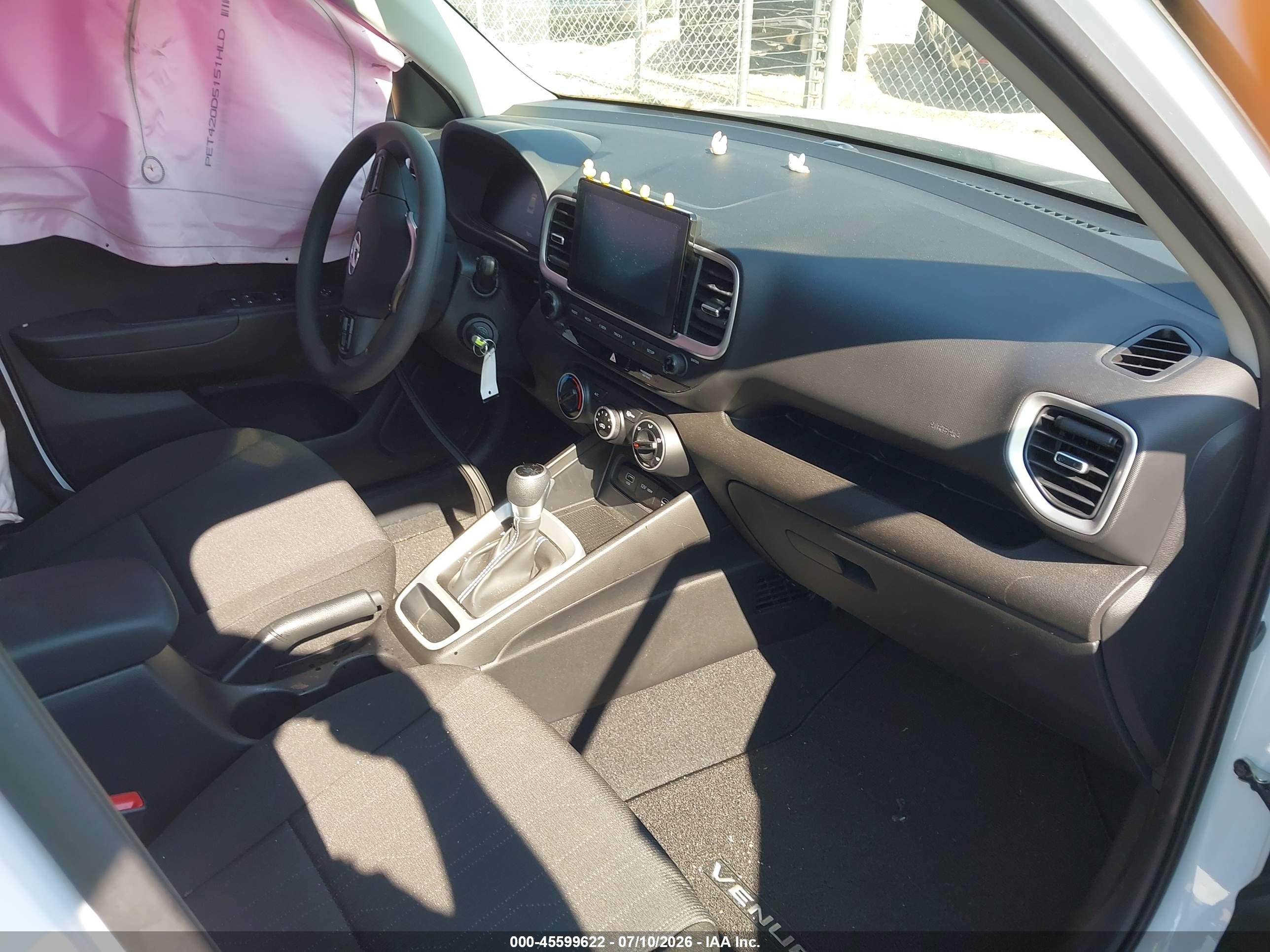 2026 Hyundai Venue Se White vin: KMHRB8A30TU452029