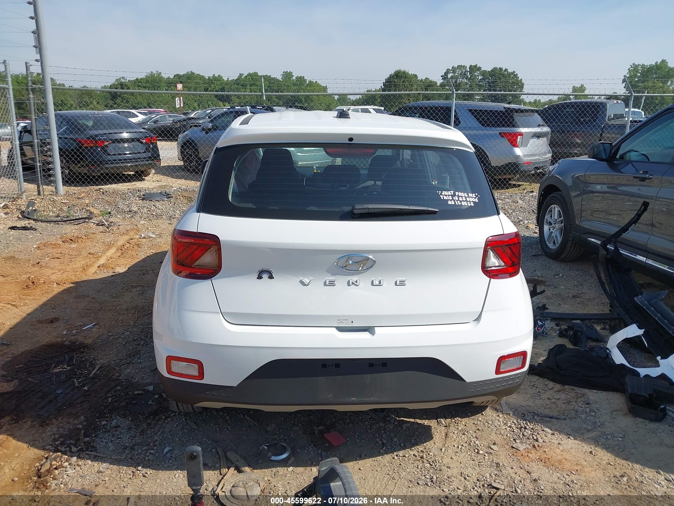 2026 Hyundai Venue Se White vin: KMHRB8A30TU452029