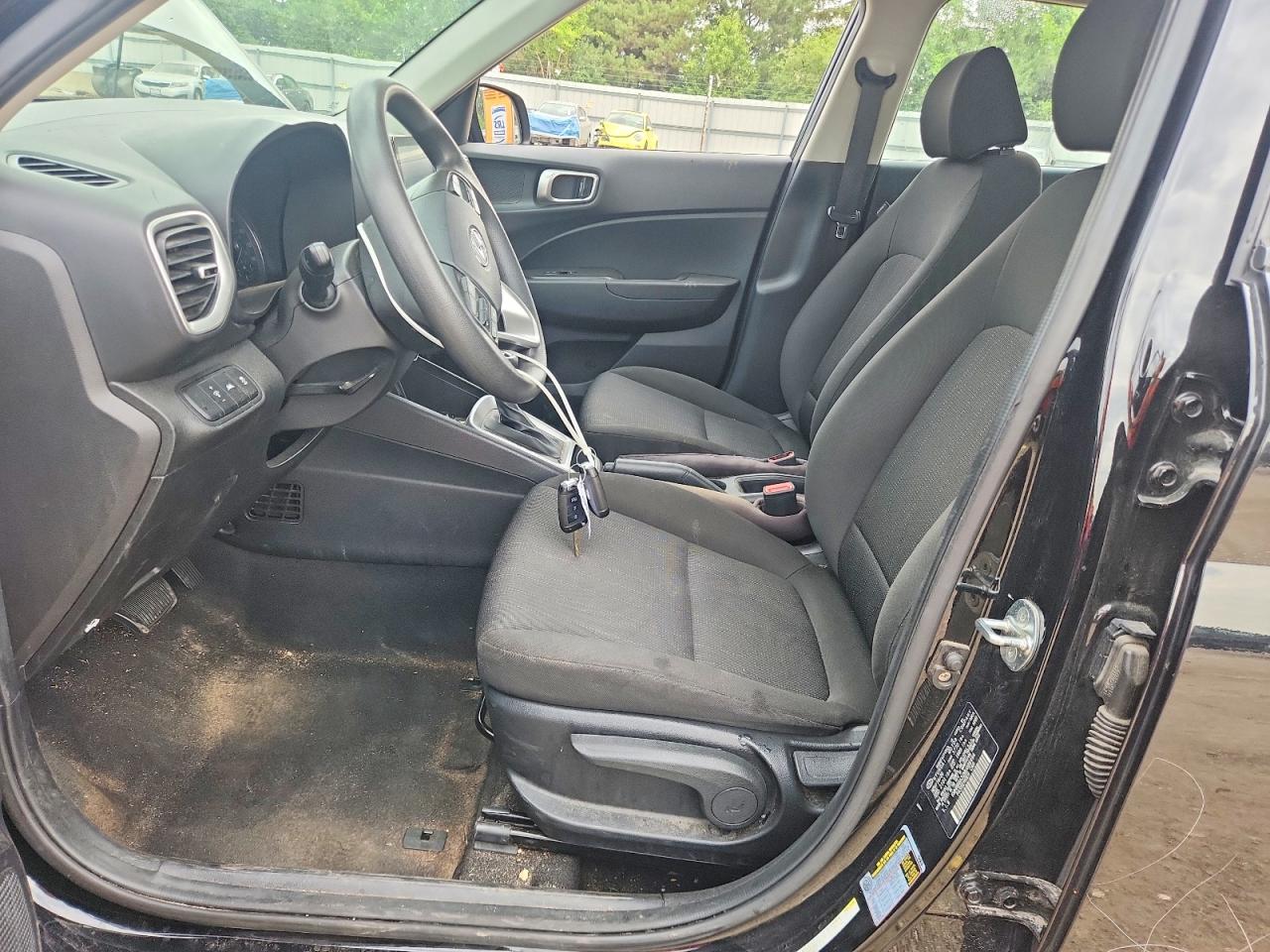 2021 Hyundai Venue Se Black vin: KMHRB8A32MU086494