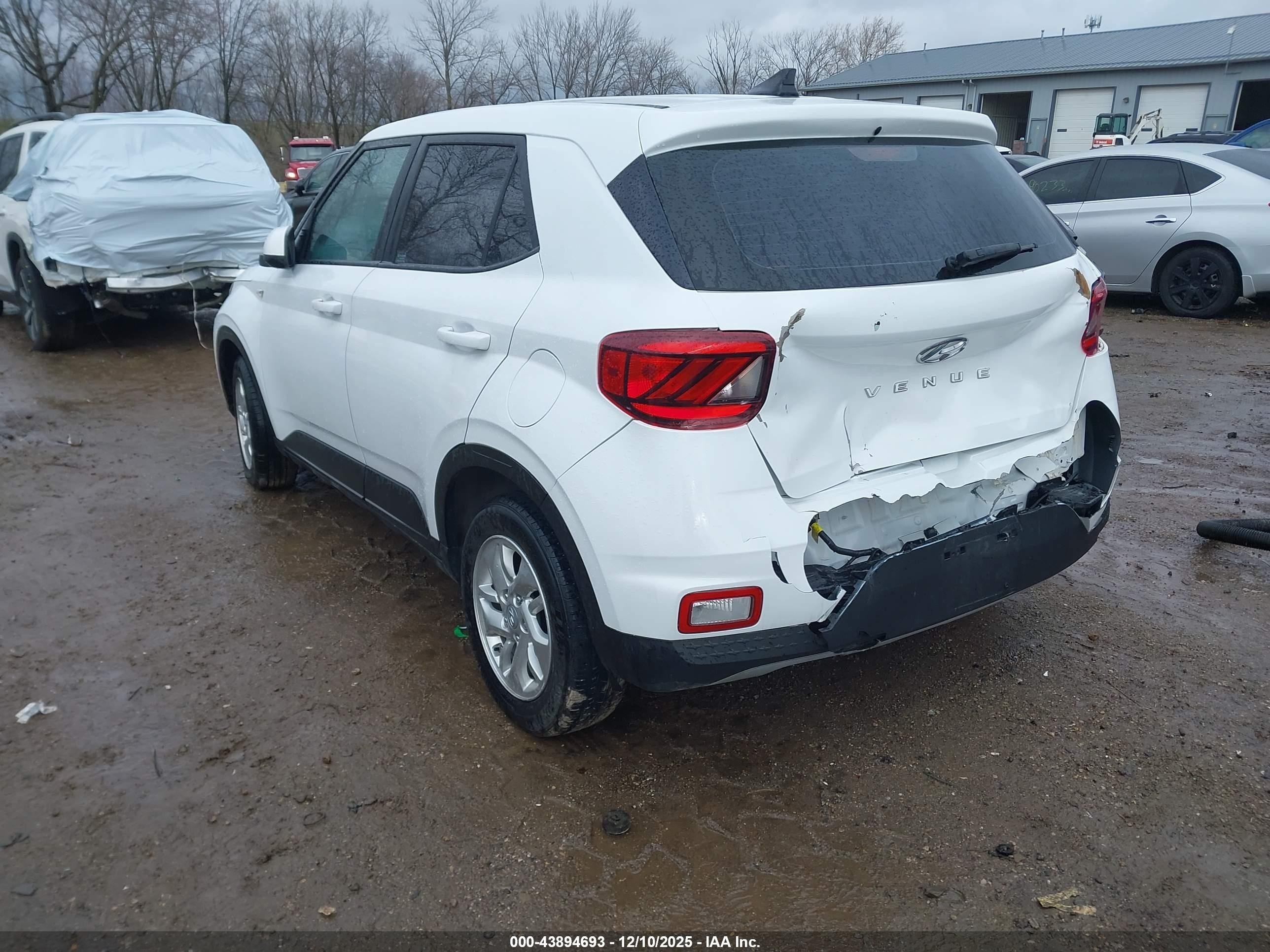 2021 Hyundai Venue Se White vin: KMHRB8A32MU098385