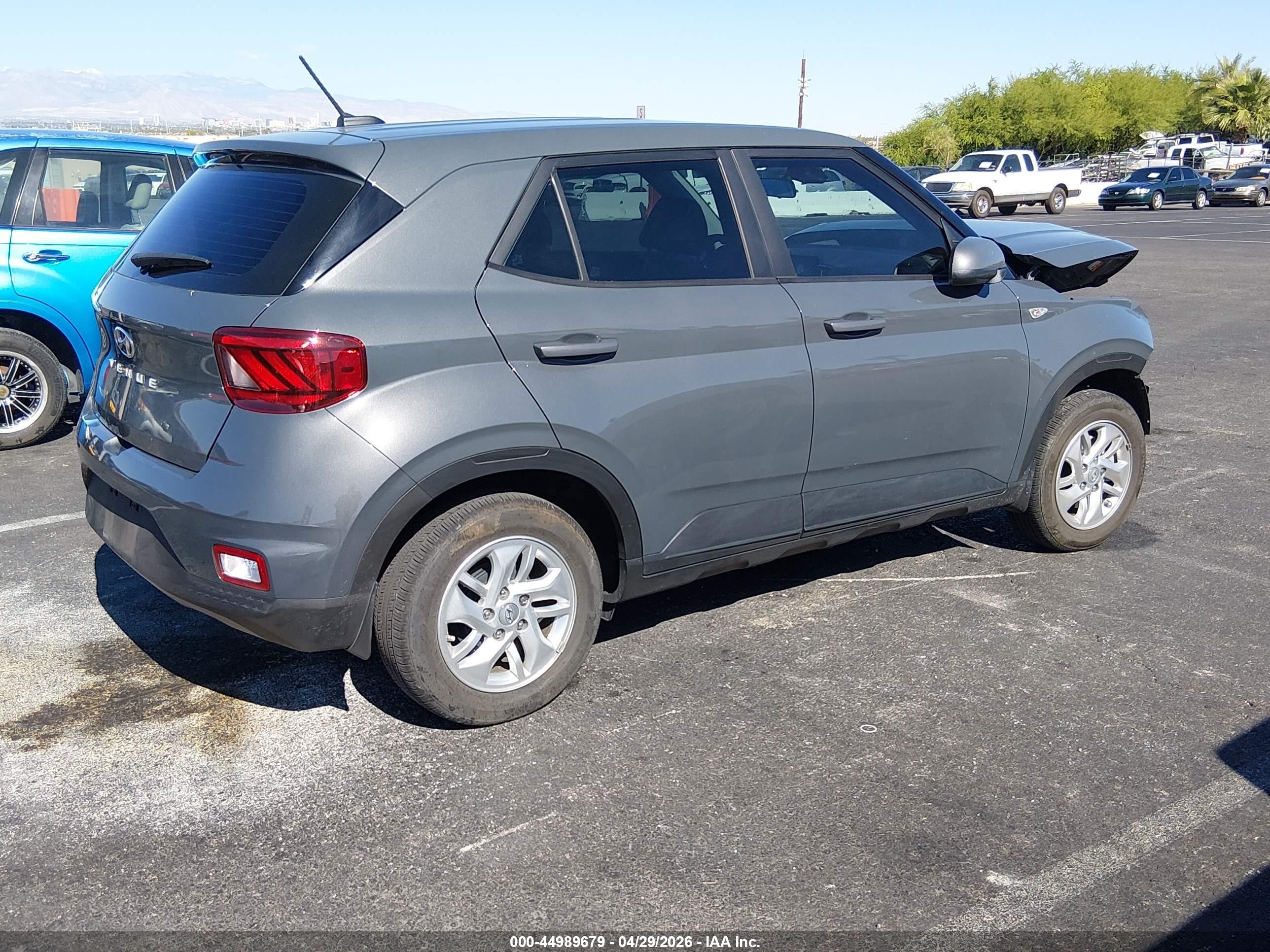 2025 Hyundai Venue Se Gray vin: KMHRB8A32SU391507