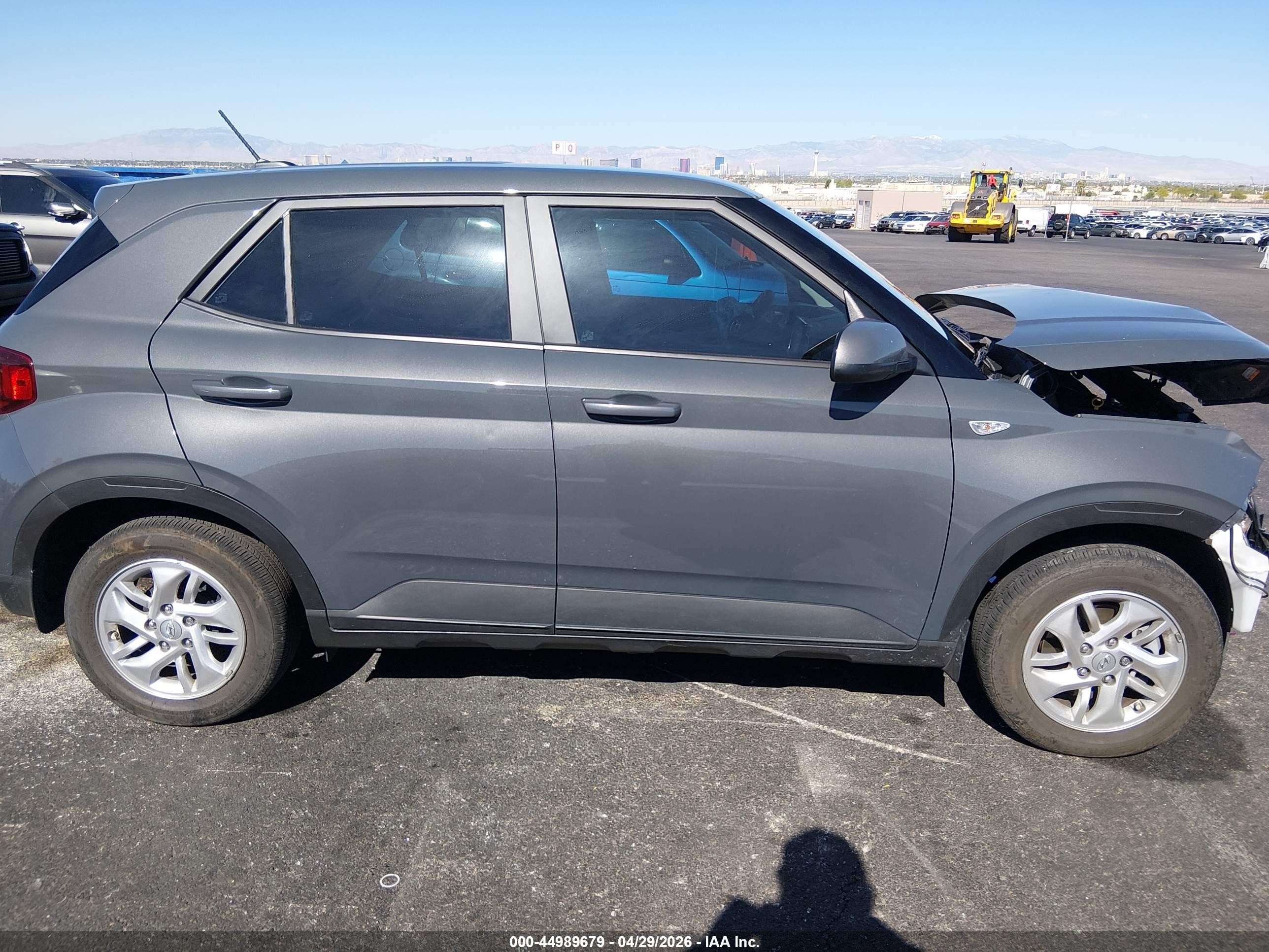 2025 Hyundai Venue Se Gray vin: KMHRB8A32SU391507