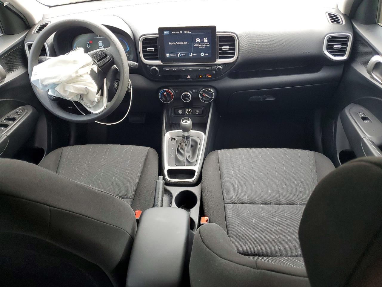 2025 Hyundai Venue Se Silver vin: KMHRB8A33SU413644