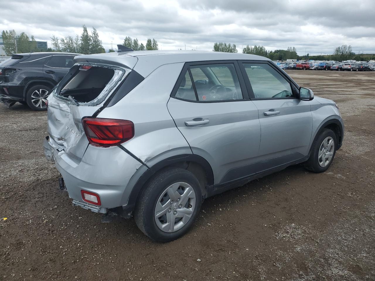 2021 Hyundai Venue Se Серебряный vin: KMHRB8A35MU075814