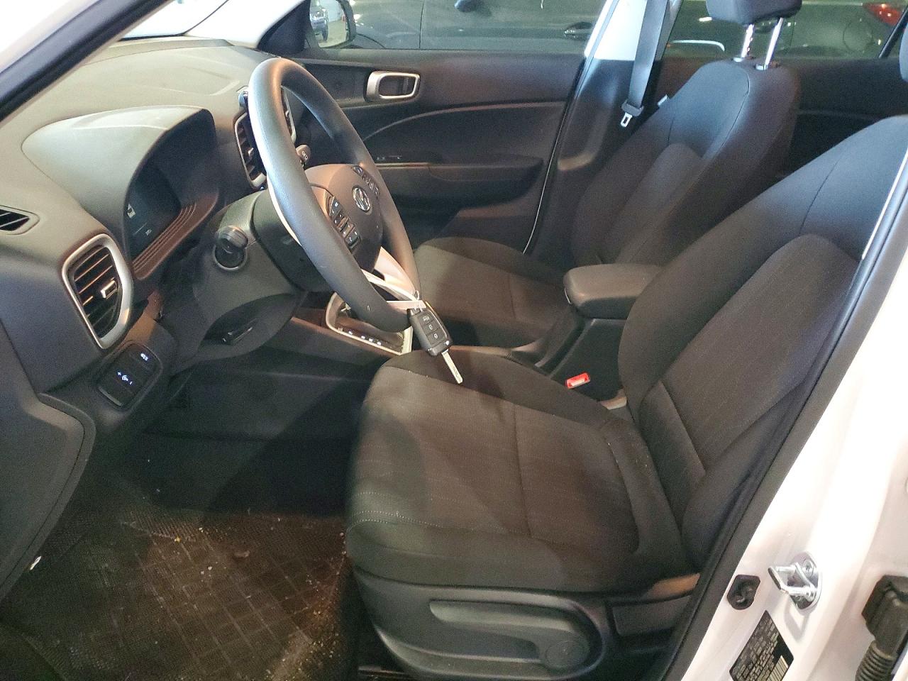 2026 Hyundai Venue Se Белый vin: KMHRB8A36TU419374
