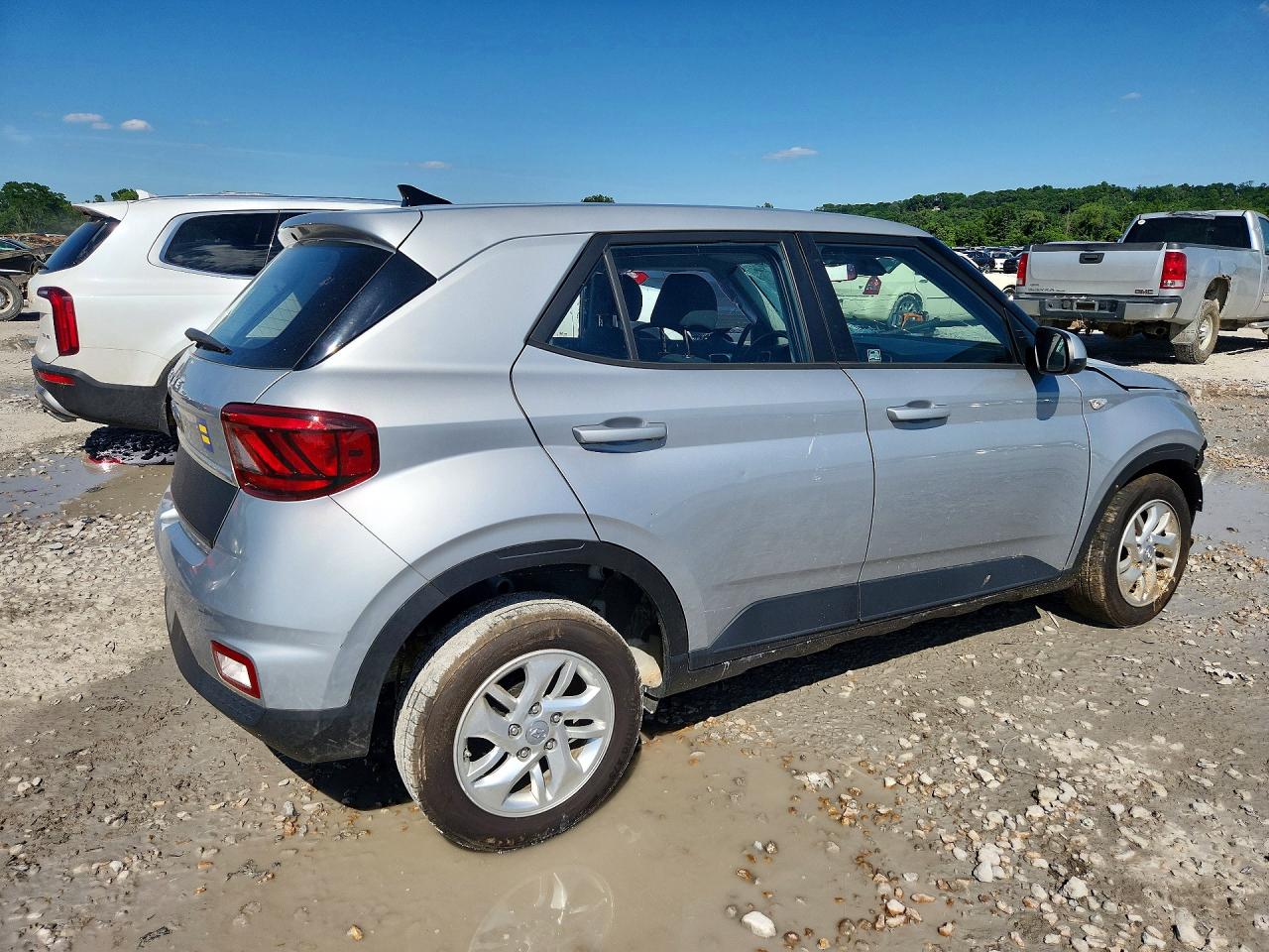 2021 Hyundai Venue Se Silver vin: KMHRB8A37MU105508
