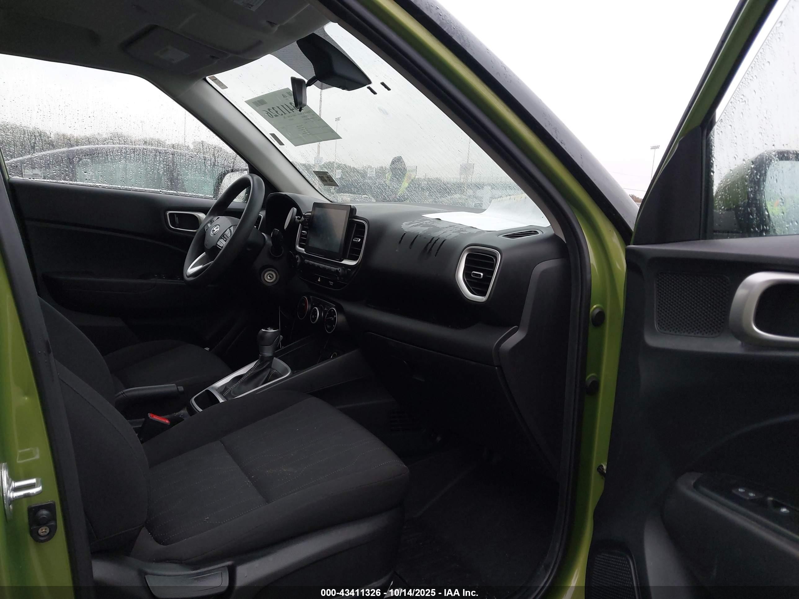 2021 Hyundai Venue Se Зеленый vin: KMHRB8A38MU068730