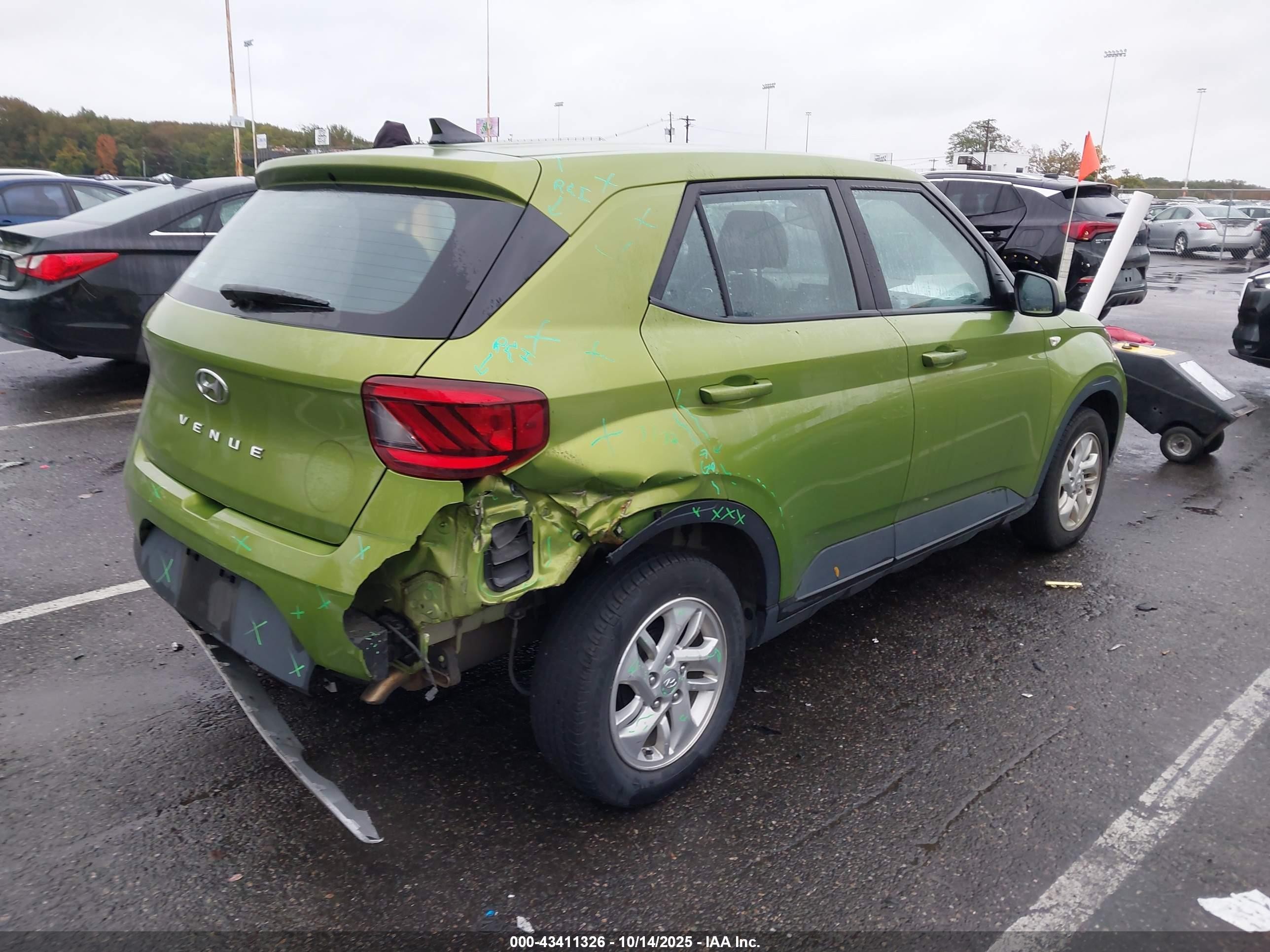 2021 Hyundai Venue Se Зеленый vin: KMHRB8A38MU068730