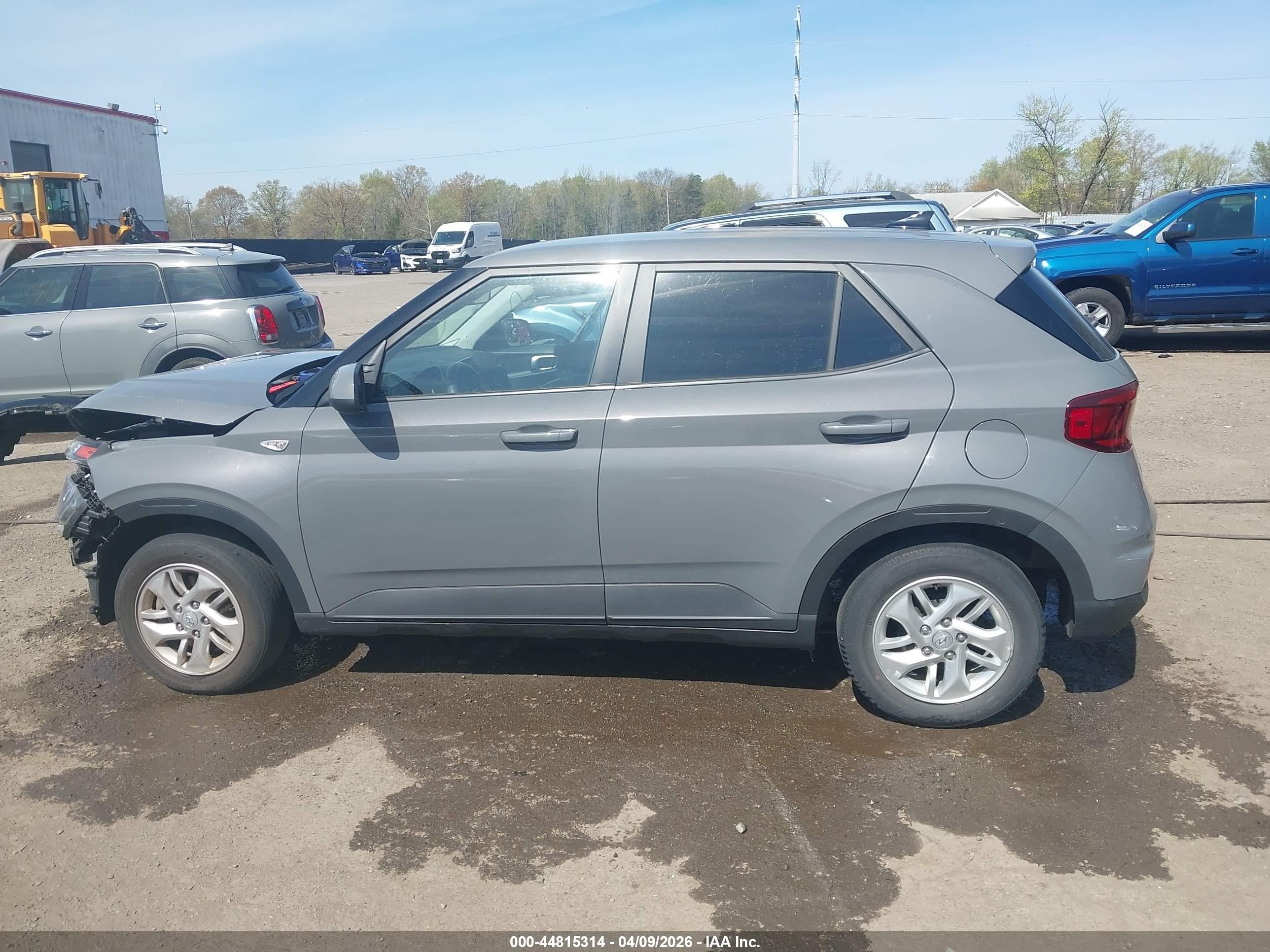 2021 Hyundai Venue Se Серый vin: KMHRB8A3XMU112887