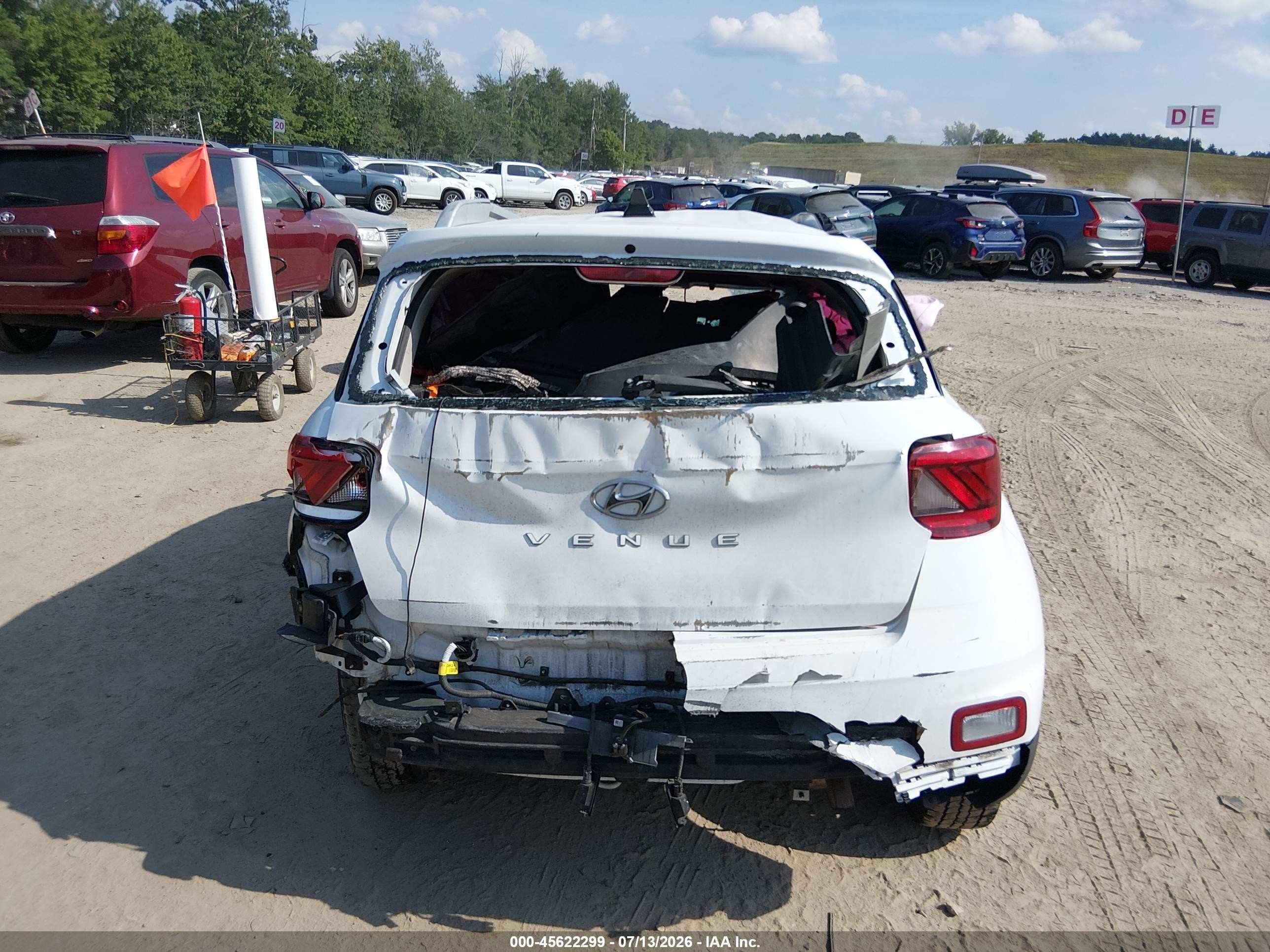 2020 Hyundai Venue Sel White vin: KMHRC8A30LU013782