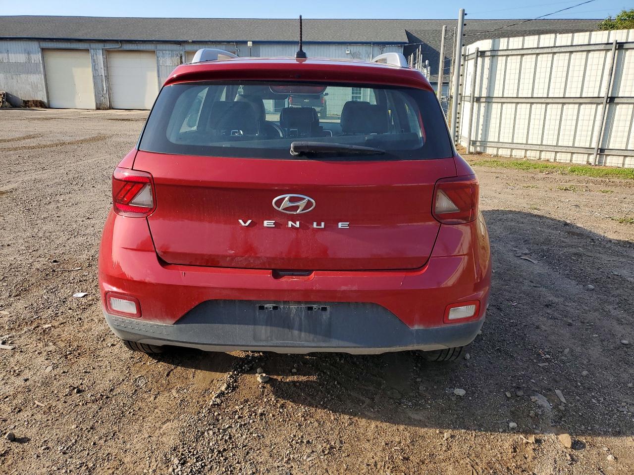 2023 Hyundai Venue Limited Red vin: KMHRC8A30PU228312