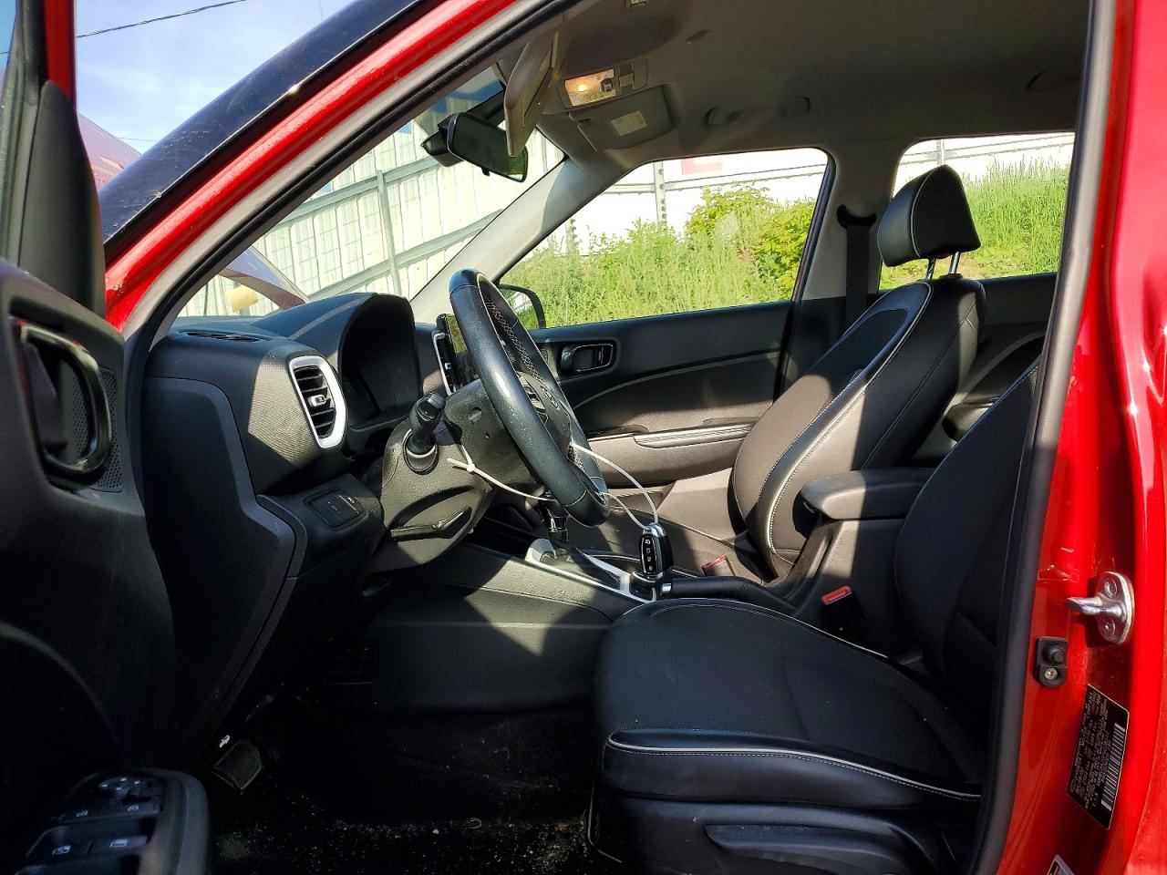 2023 Hyundai Venue Limited Red vin: KMHRC8A30PU228312