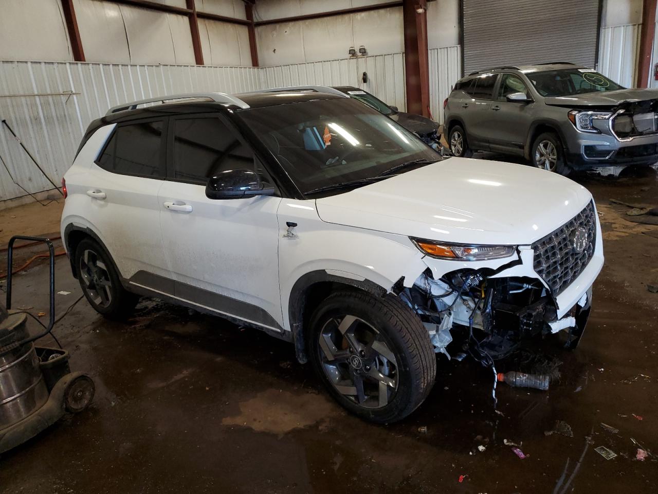 2025 Hyundai Venue Sel White vin: KMHRC8A30SU413808