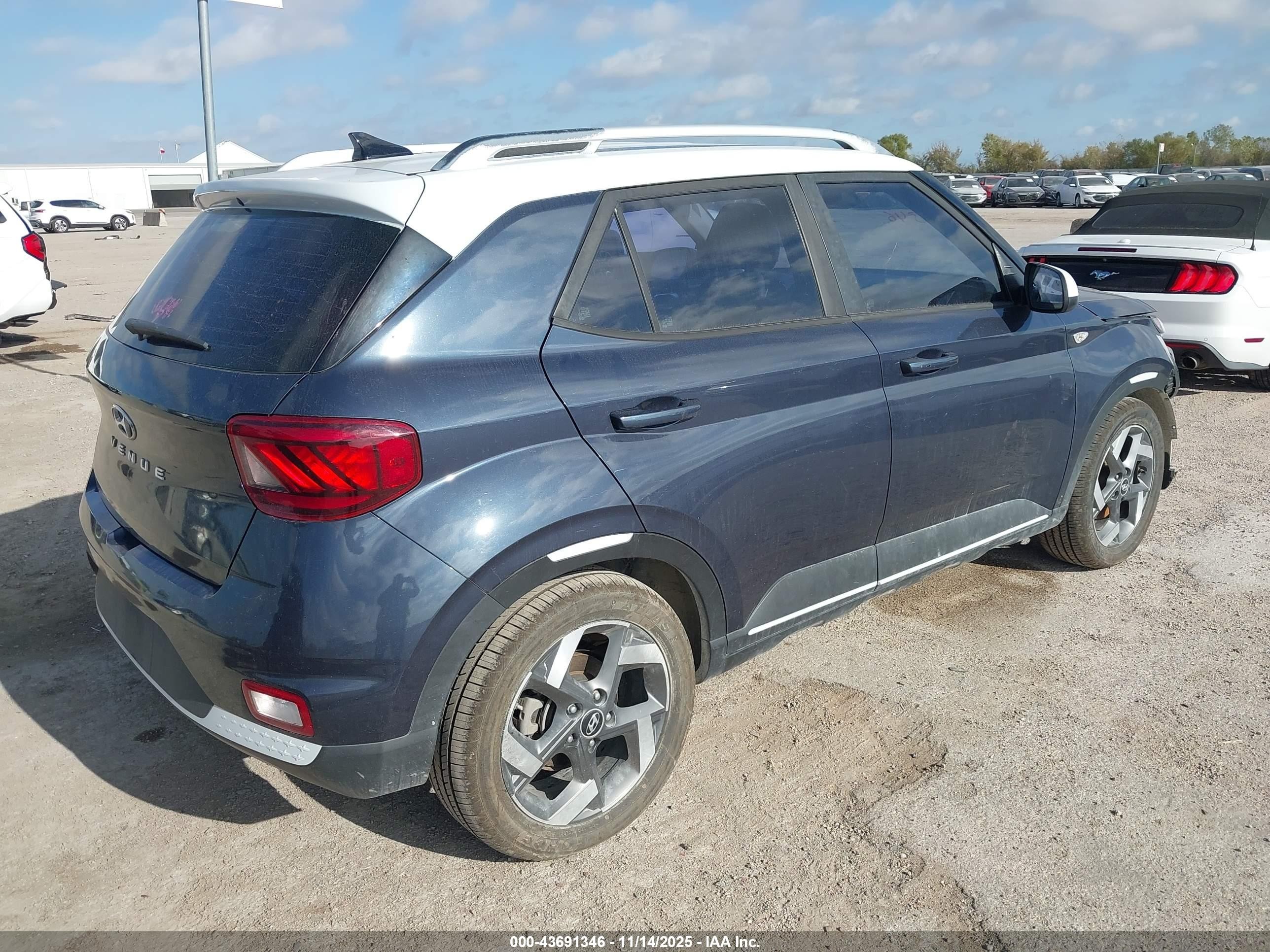 2020 Hyundai Venue Denim Blue vin: KMHRC8A31LU019915