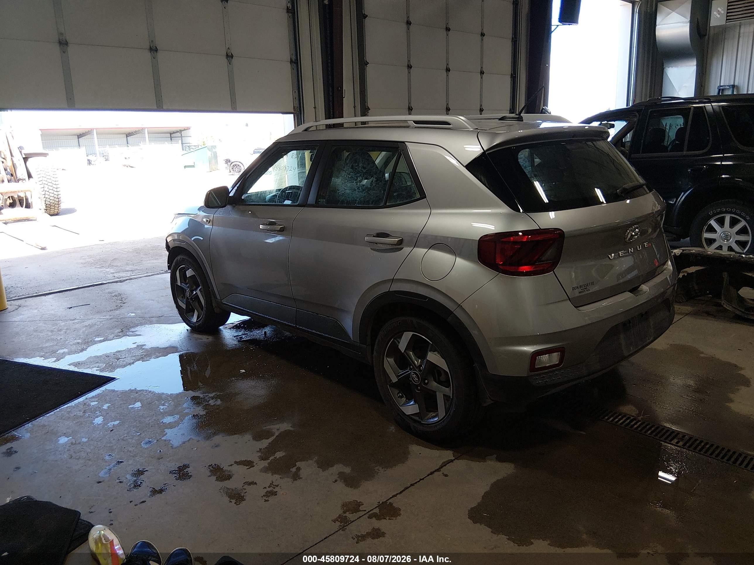 2023 Hyundai Venue Sel Silver vin: KMHRC8A32PU266849