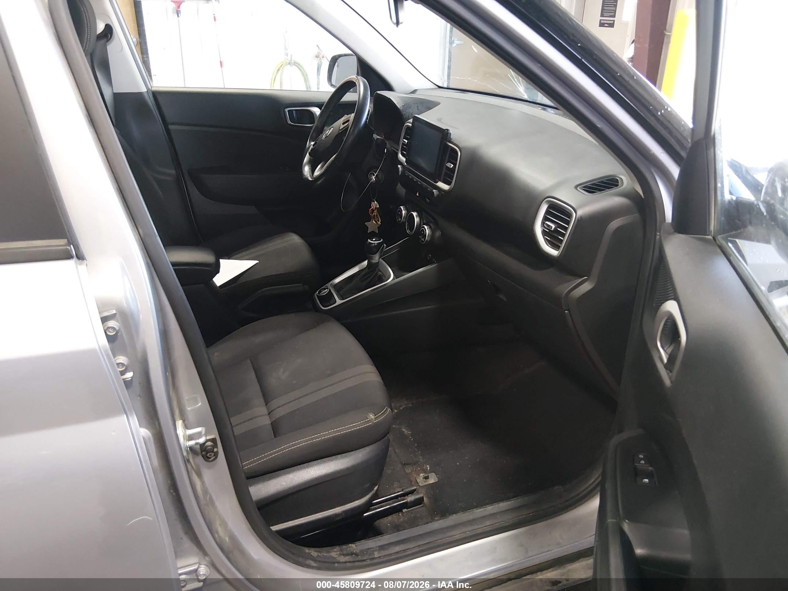 2023 Hyundai Venue Sel Silver vin: KMHRC8A32PU266849