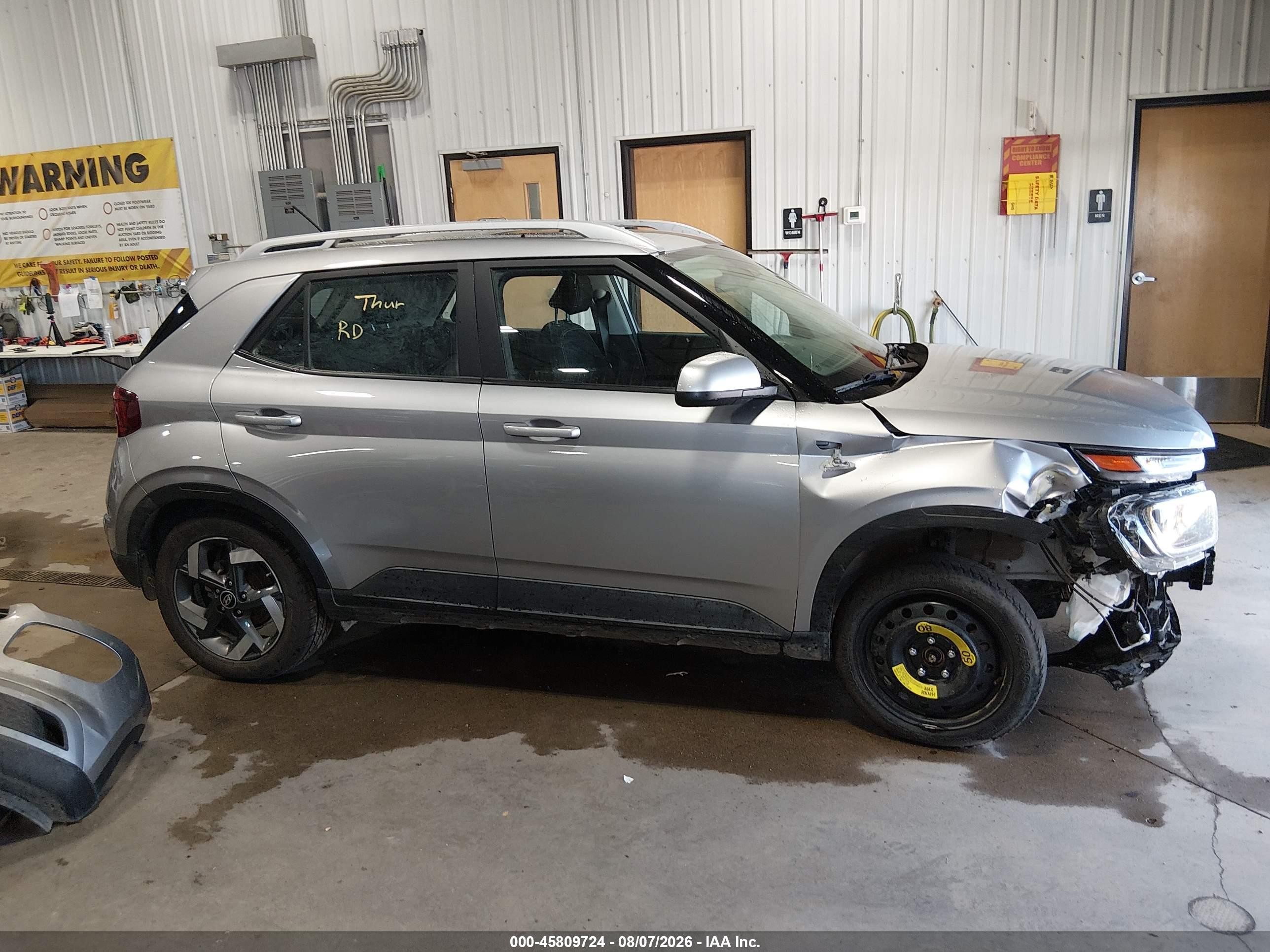 2023 Hyundai Venue Sel Silver vin: KMHRC8A32PU266849