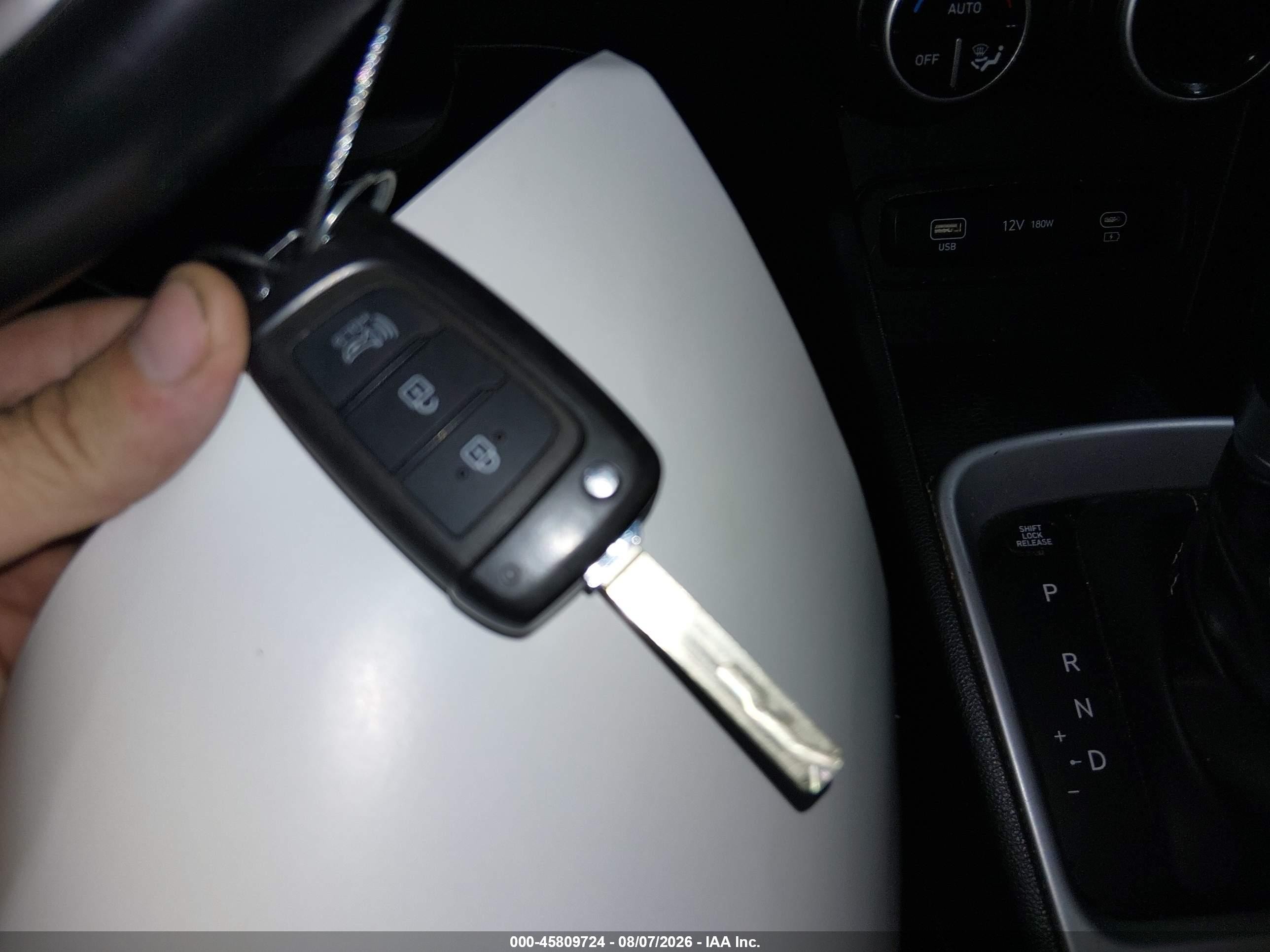 2023 Hyundai Venue Sel Silver vin: KMHRC8A32PU266849