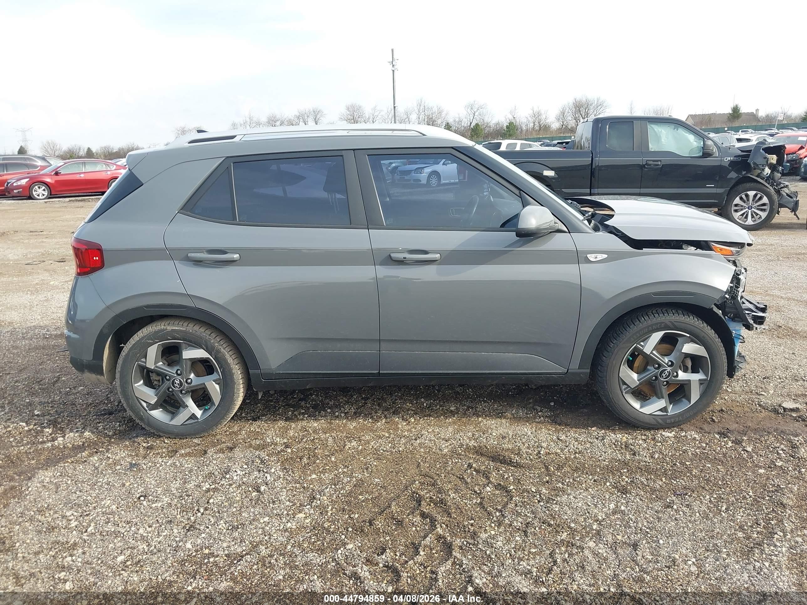 2020 Hyundai Venue Sel Gray vin: KMHRC8A33LU017938