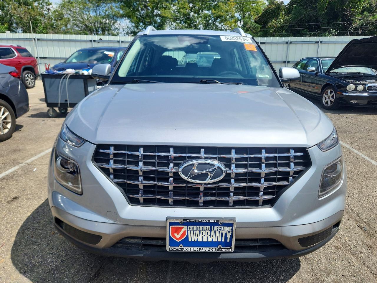 2020 Hyundai Venue Sel Silver vin: KMHRC8A33LU033279