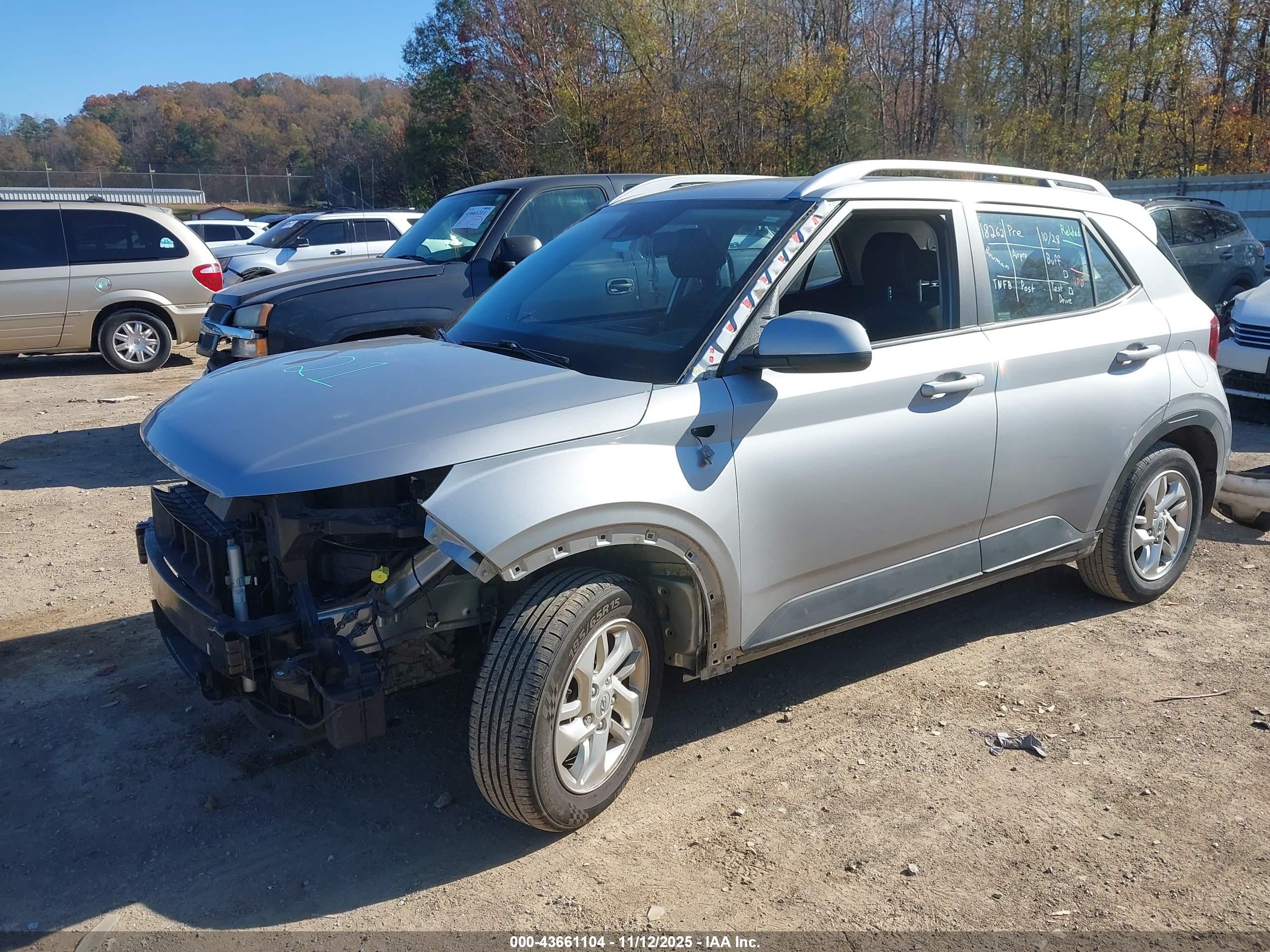 2020 Hyundai Venue Sel Silver vin: KMHRC8A33LU033993