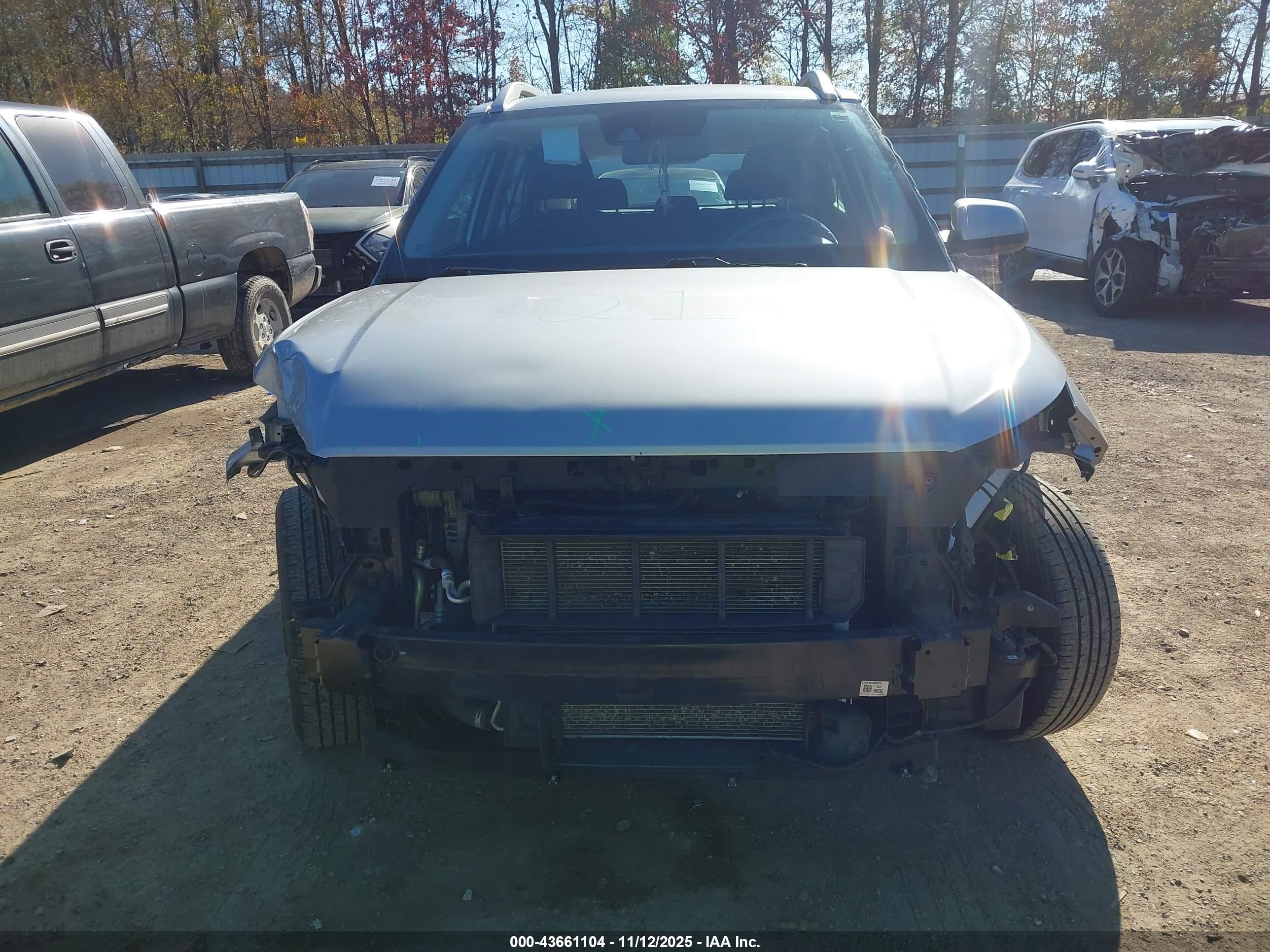 2020 Hyundai Venue Sel Silver vin: KMHRC8A33LU033993