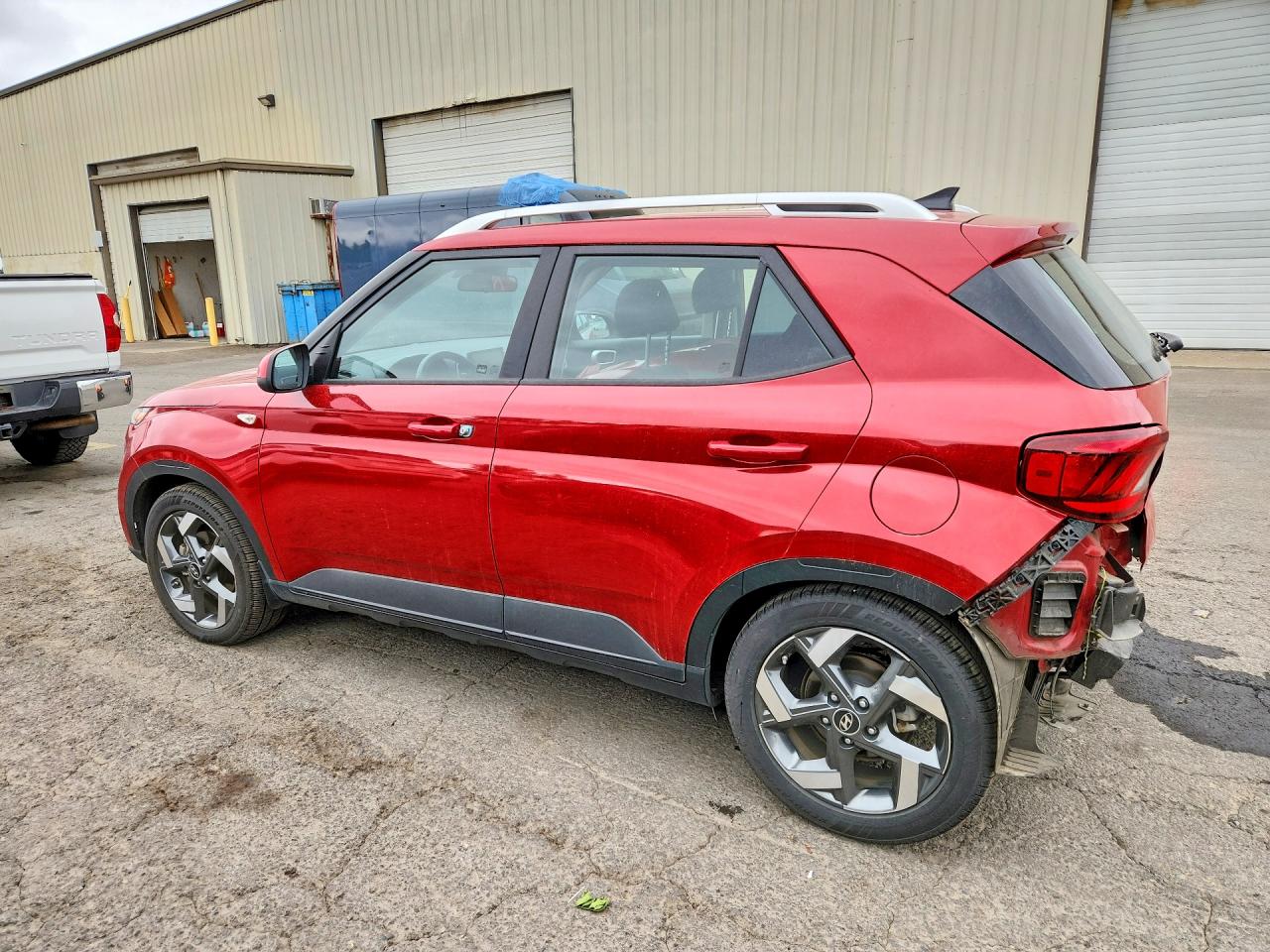 2022 Hyundai Venue Sel Red vin: KMHRC8A33NU135250