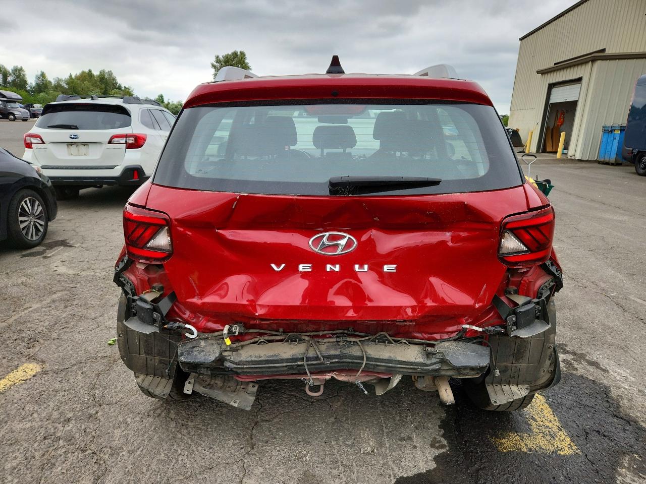 2022 Hyundai Venue Sel Red vin: KMHRC8A33NU135250