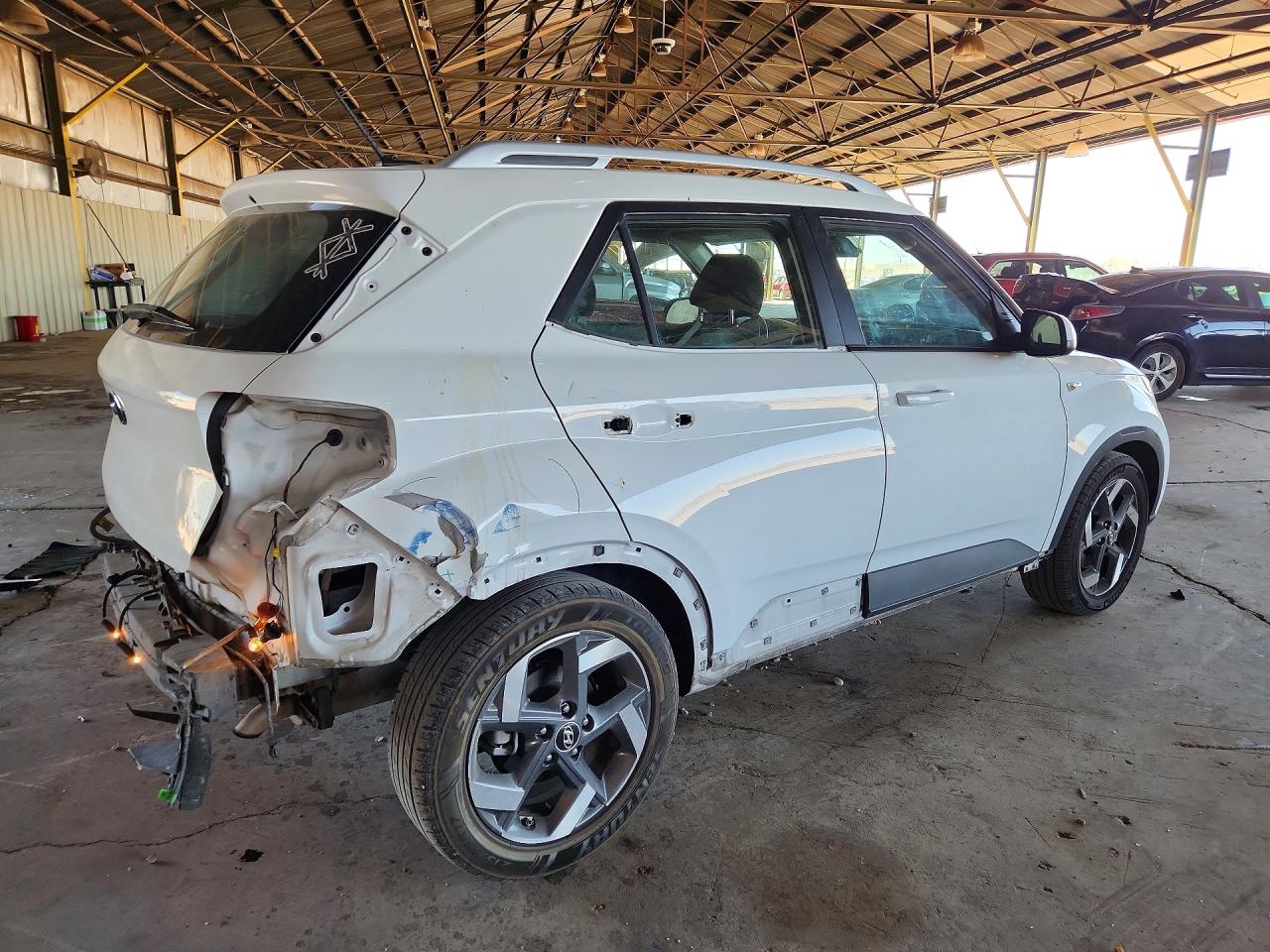 2023 Hyundai Venue Sel White vin: KMHRC8A33PU233780