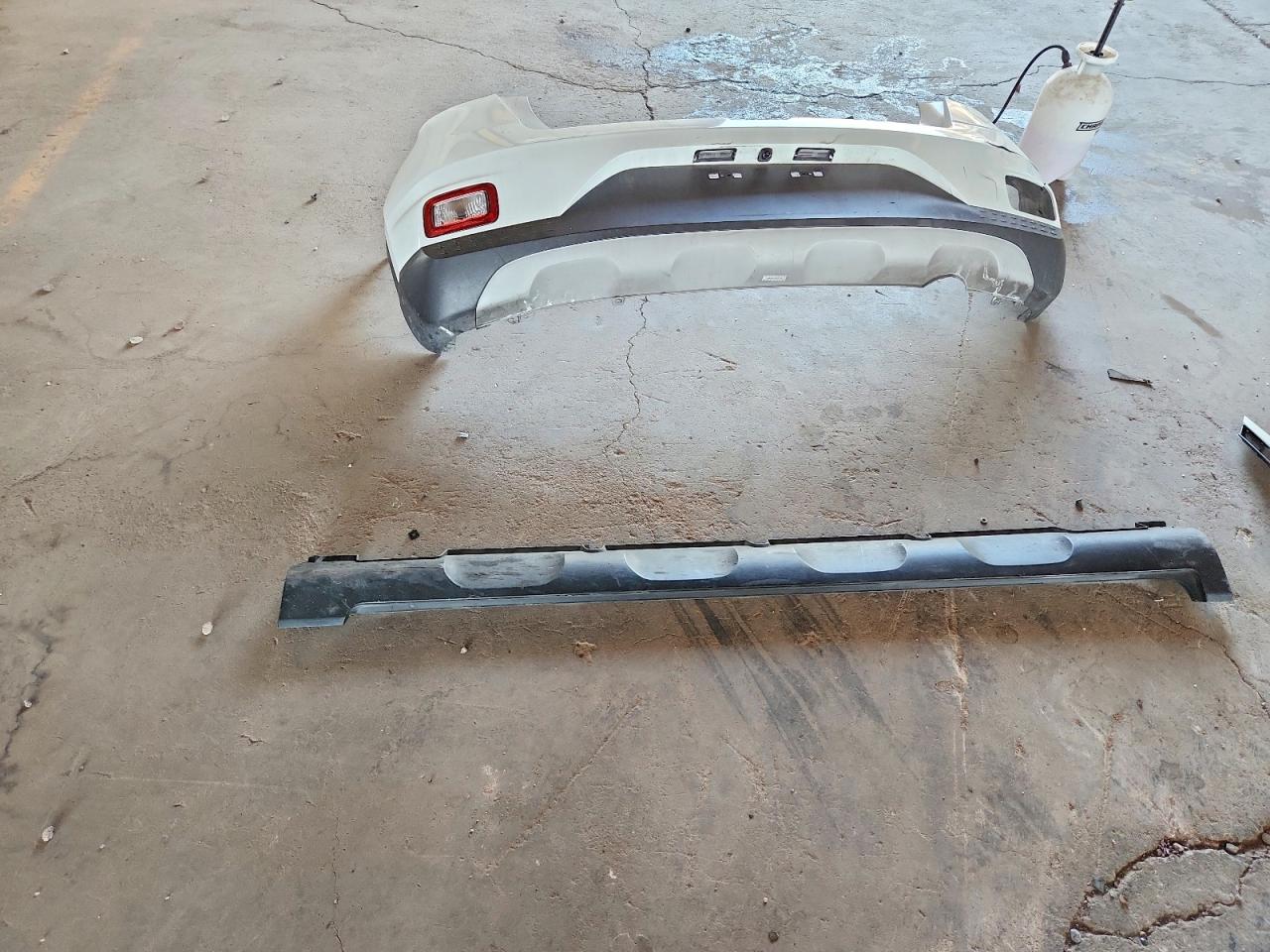 2023 Hyundai Venue Sel White vin: KMHRC8A33PU233780