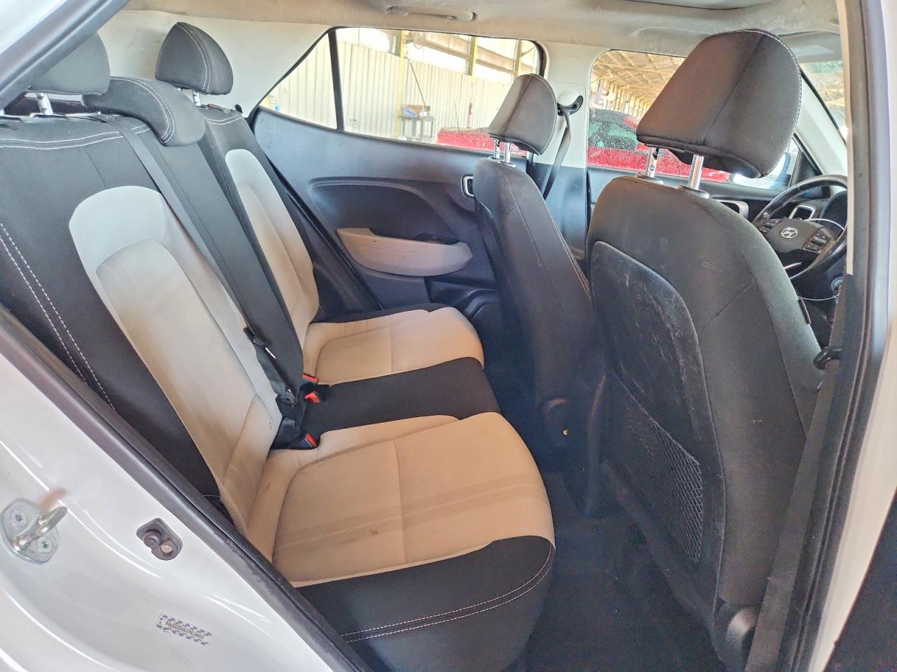2023 Hyundai Venue Sel White vin: KMHRC8A33PU233780