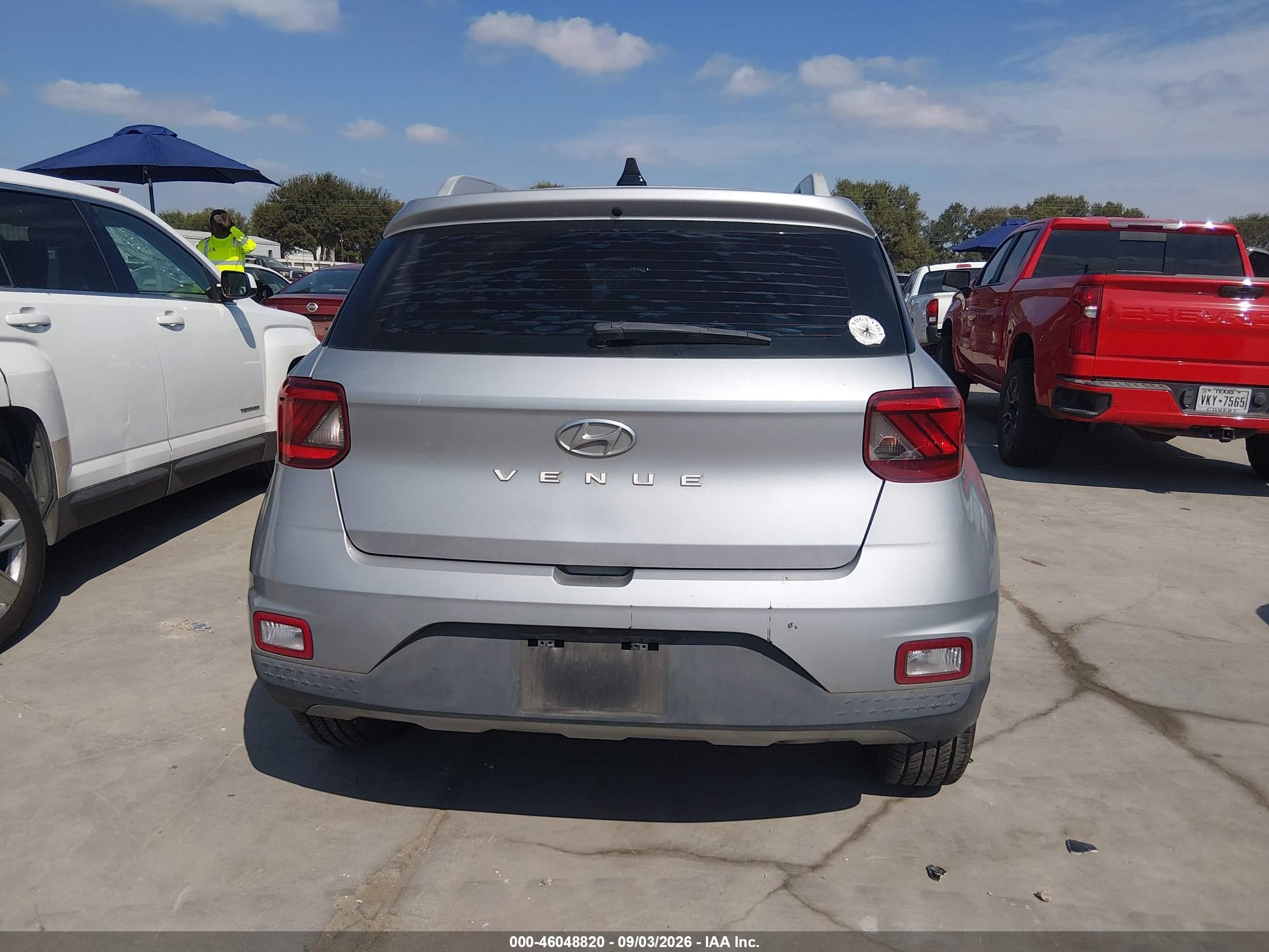 2021 Hyundai Venue Sel Silver vin: KMHRC8A34MU071427