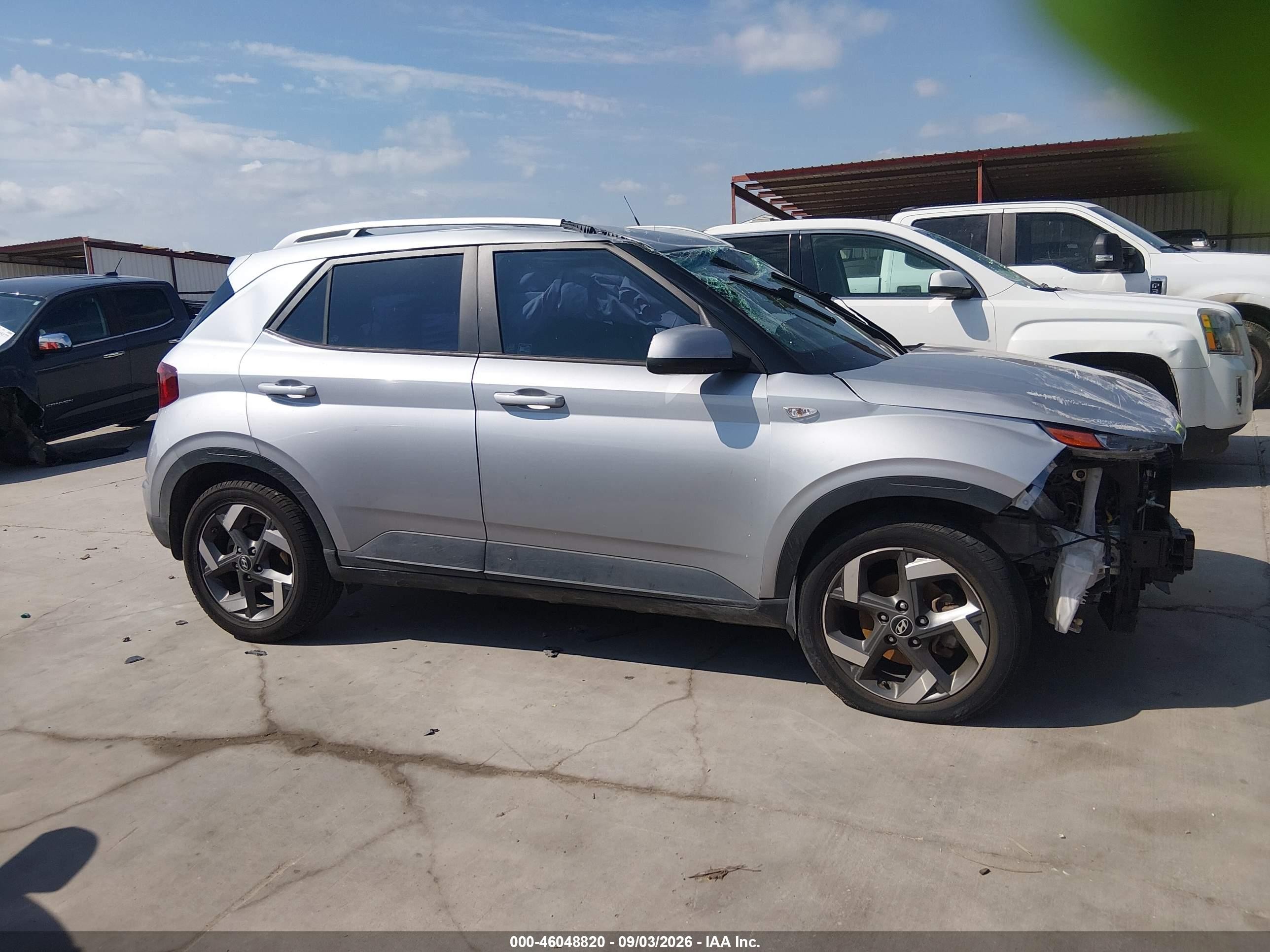 2021 Hyundai Venue Sel Silver vin: KMHRC8A34MU071427
