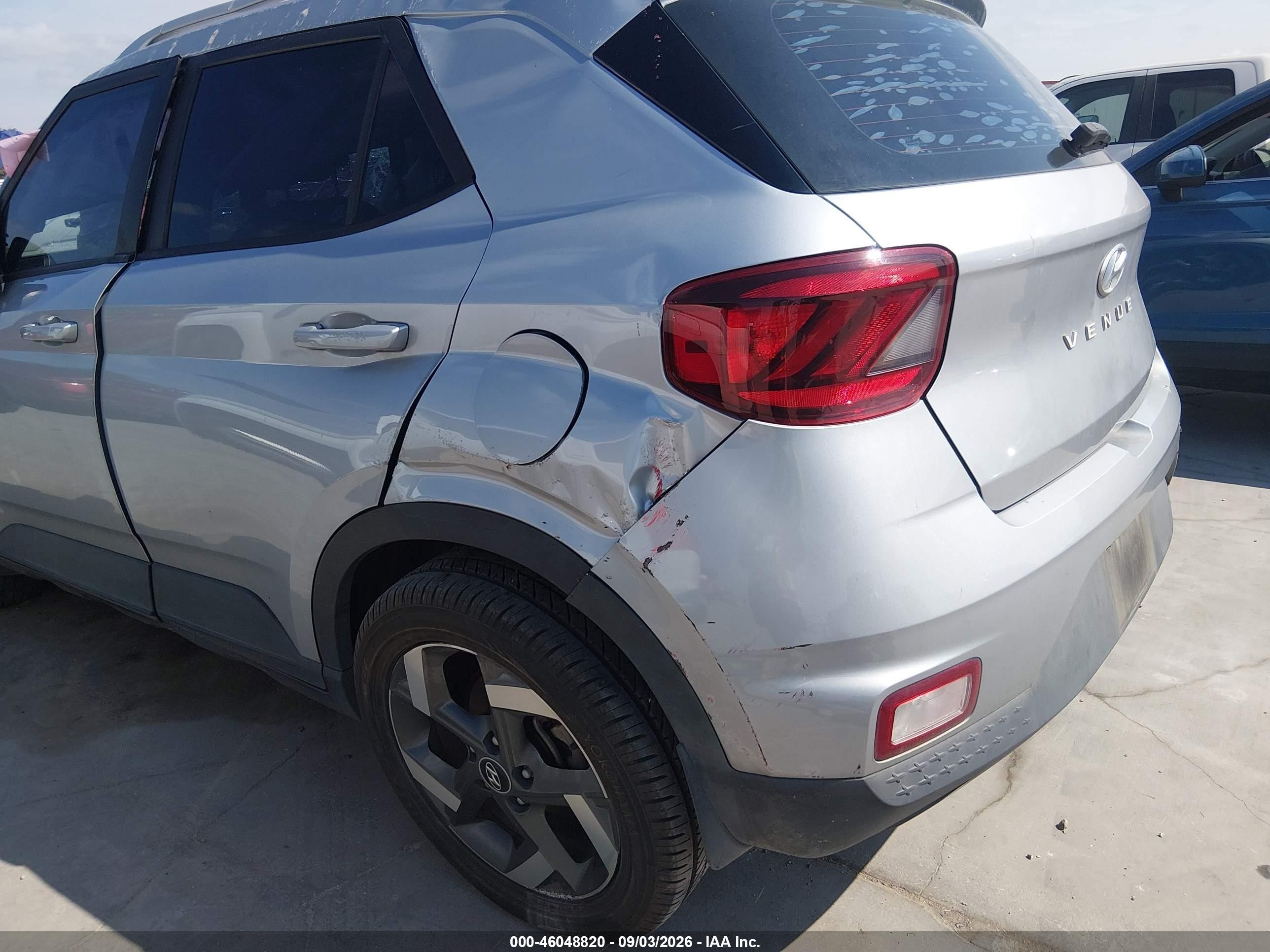 2021 Hyundai Venue Sel Silver vin: KMHRC8A34MU071427