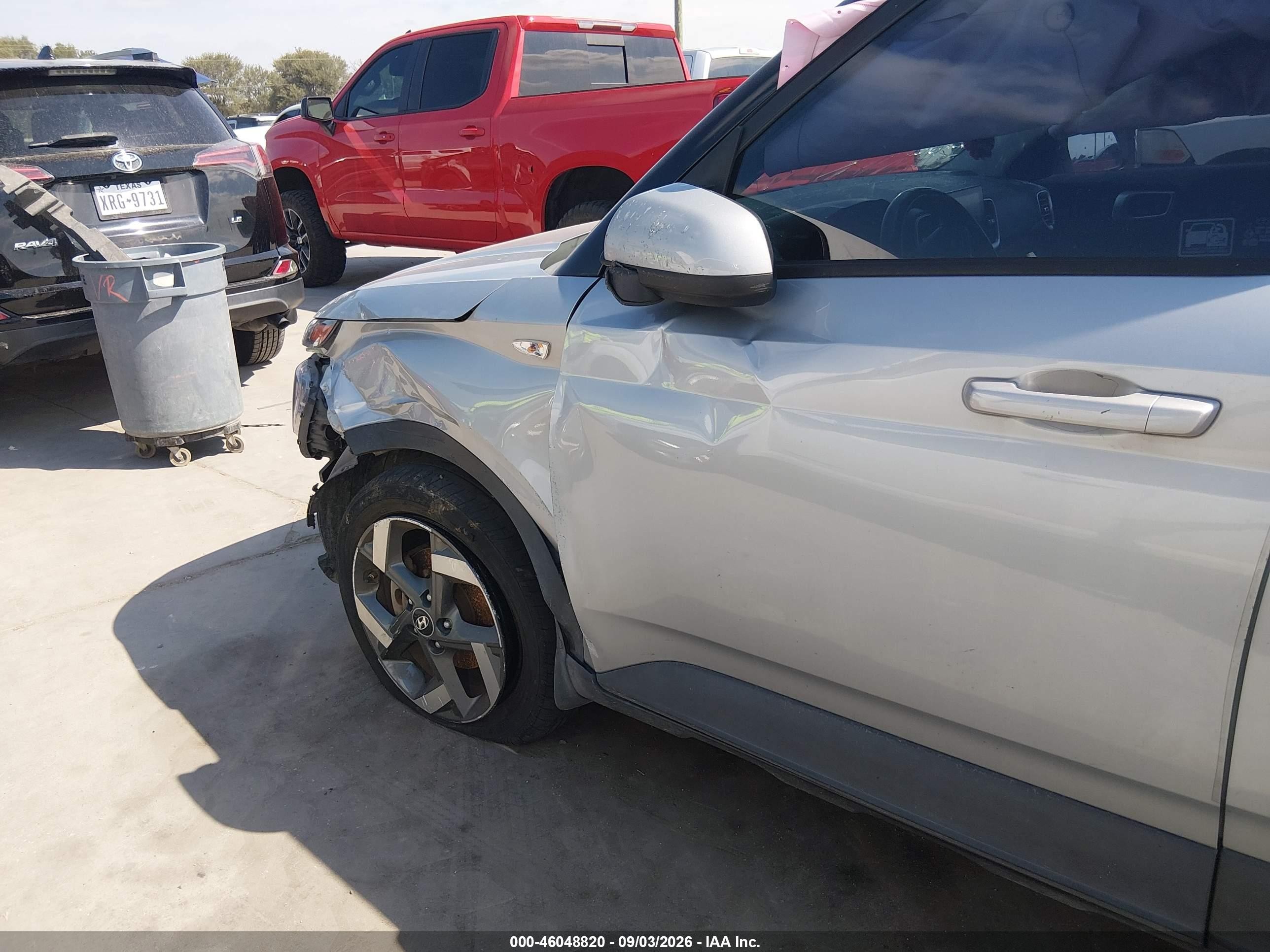 2021 Hyundai Venue Sel Silver vin: KMHRC8A34MU071427