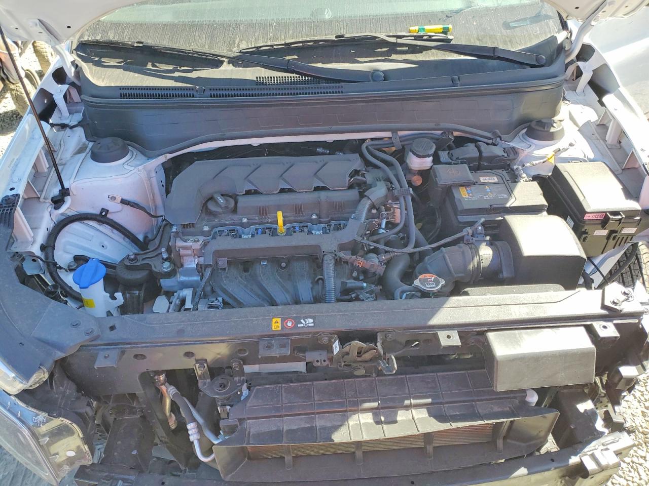 2025 Hyundai Venue Sel White vin: KMHRC8A34SU413116