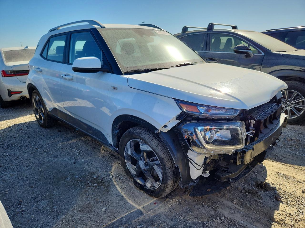 2025 Hyundai Venue Sel White vin: KMHRC8A34SU413116