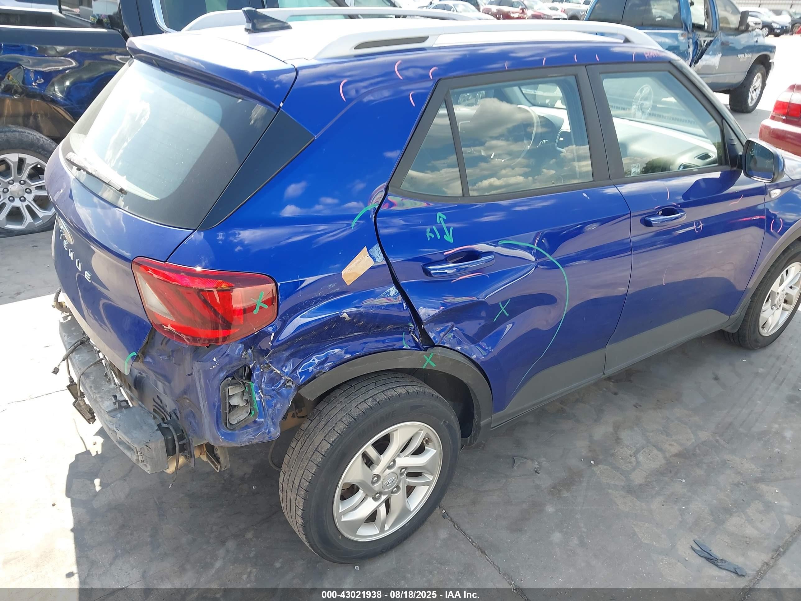 2020 Hyundai Venue Sel Синий vin: KMHRC8A35LU029105
