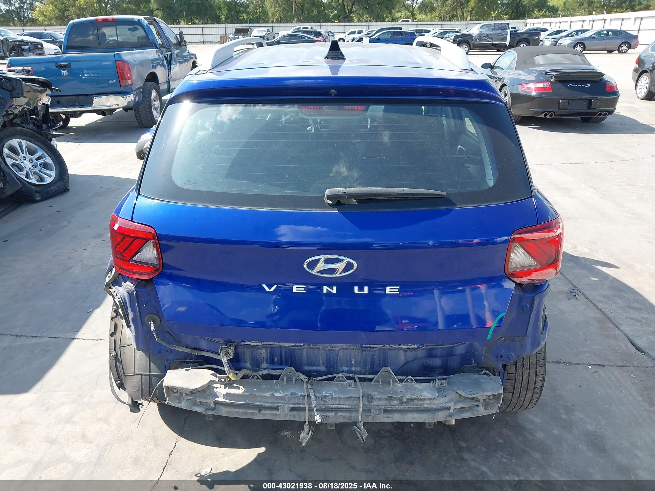 2020 Hyundai Venue Sel Синий vin: KMHRC8A35LU029105