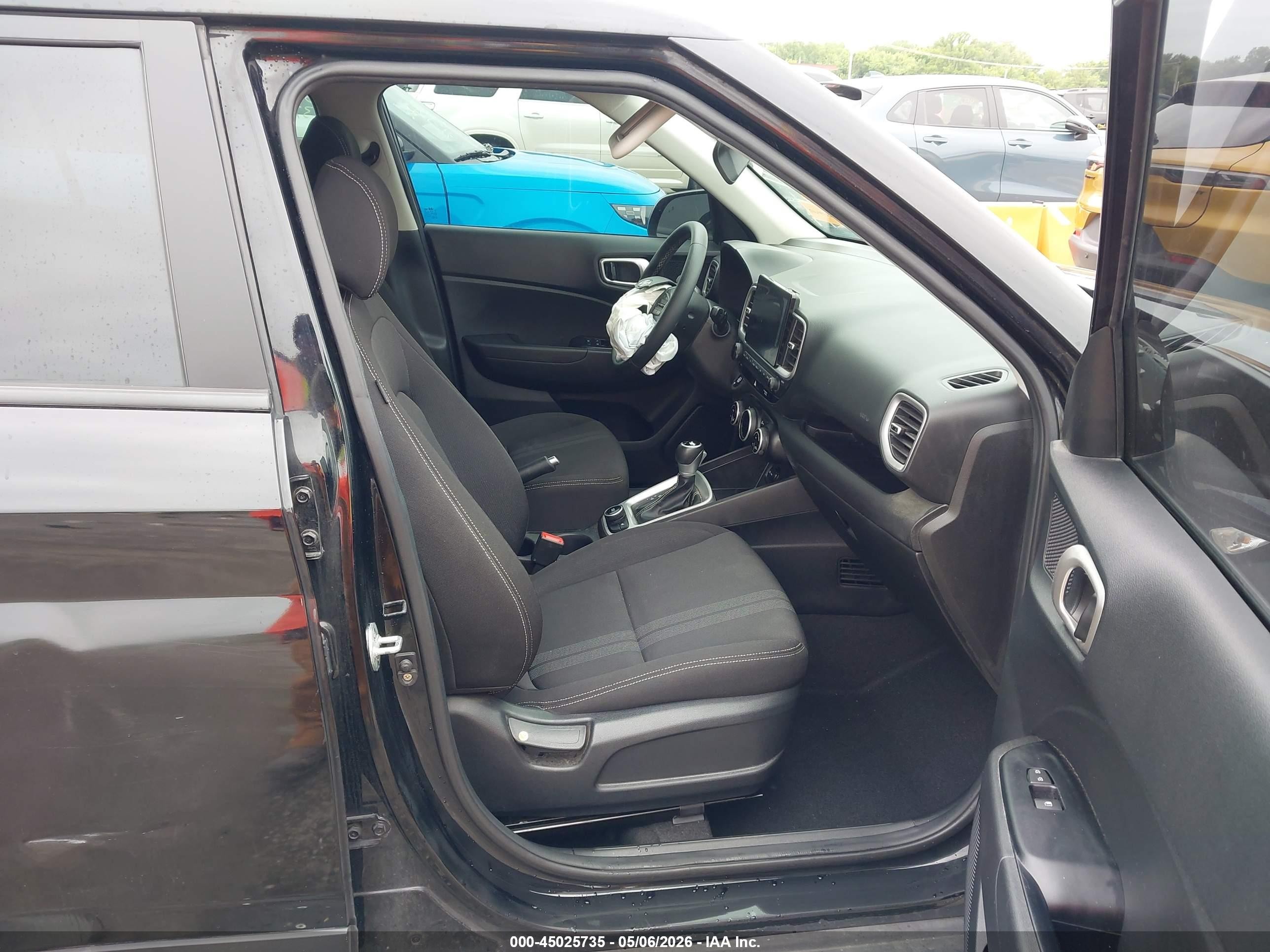 2020 Hyundai Venue Sel Black vin: KMHRC8A35LU050293