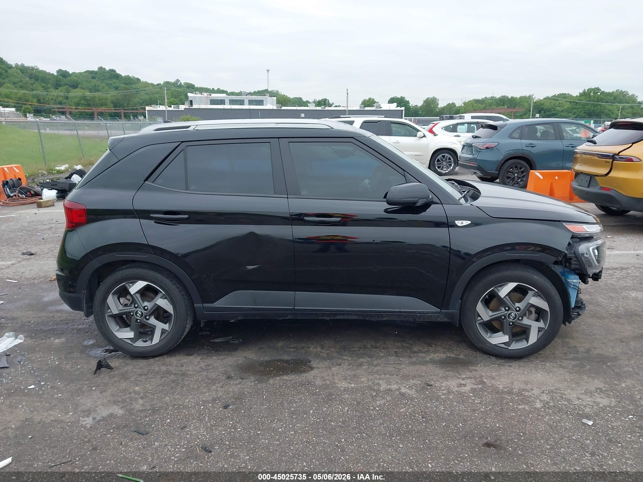 2020 Hyundai Venue Sel Black vin: KMHRC8A35LU050293