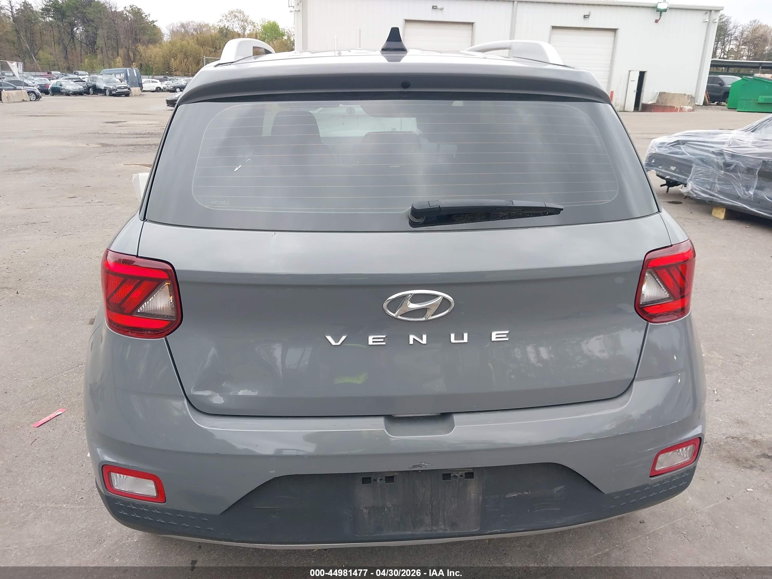 2022 Hyundai Venue Sel Gray vin: KMHRC8A35NU181713