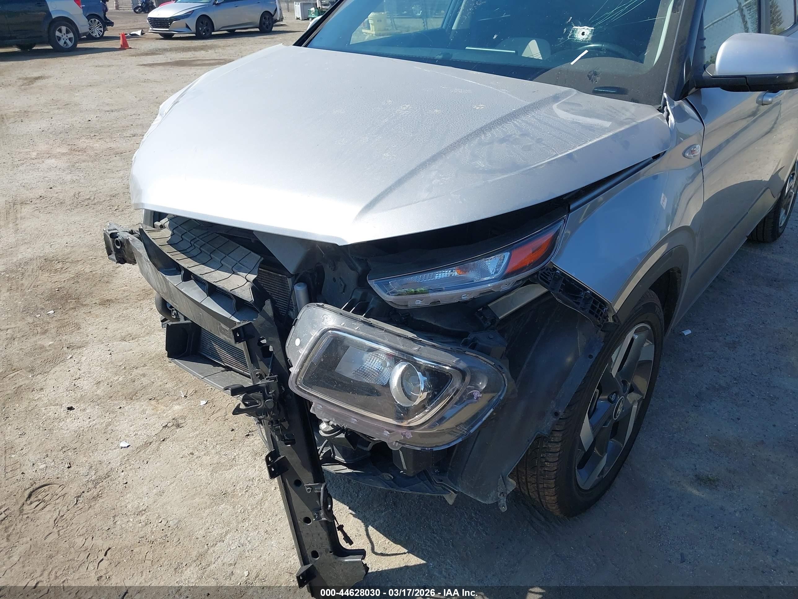 2023 Hyundai Venue Sel Silver vin: KMHRC8A37PU248802
