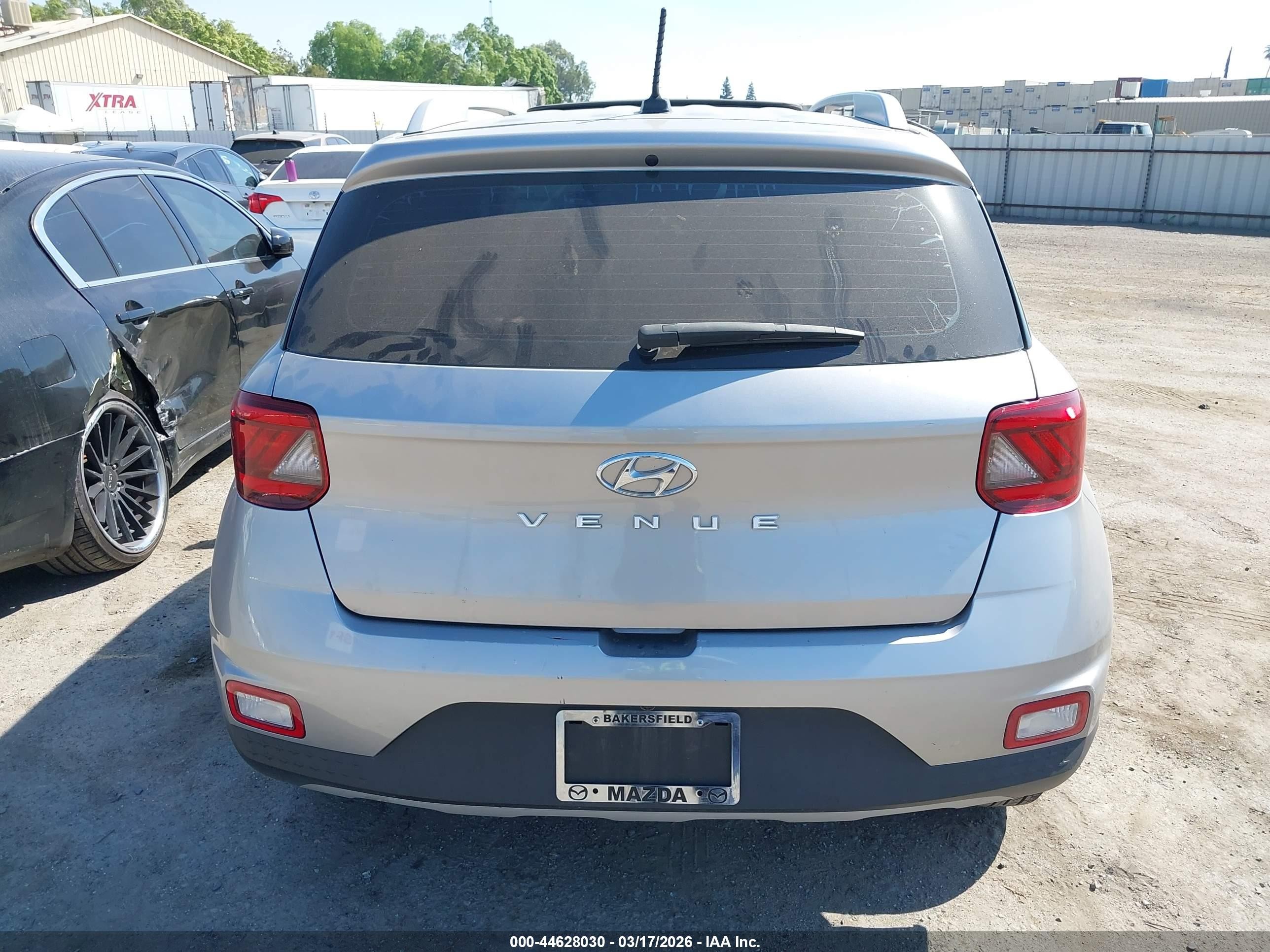 2023 Hyundai Venue Sel Silver vin: KMHRC8A37PU248802