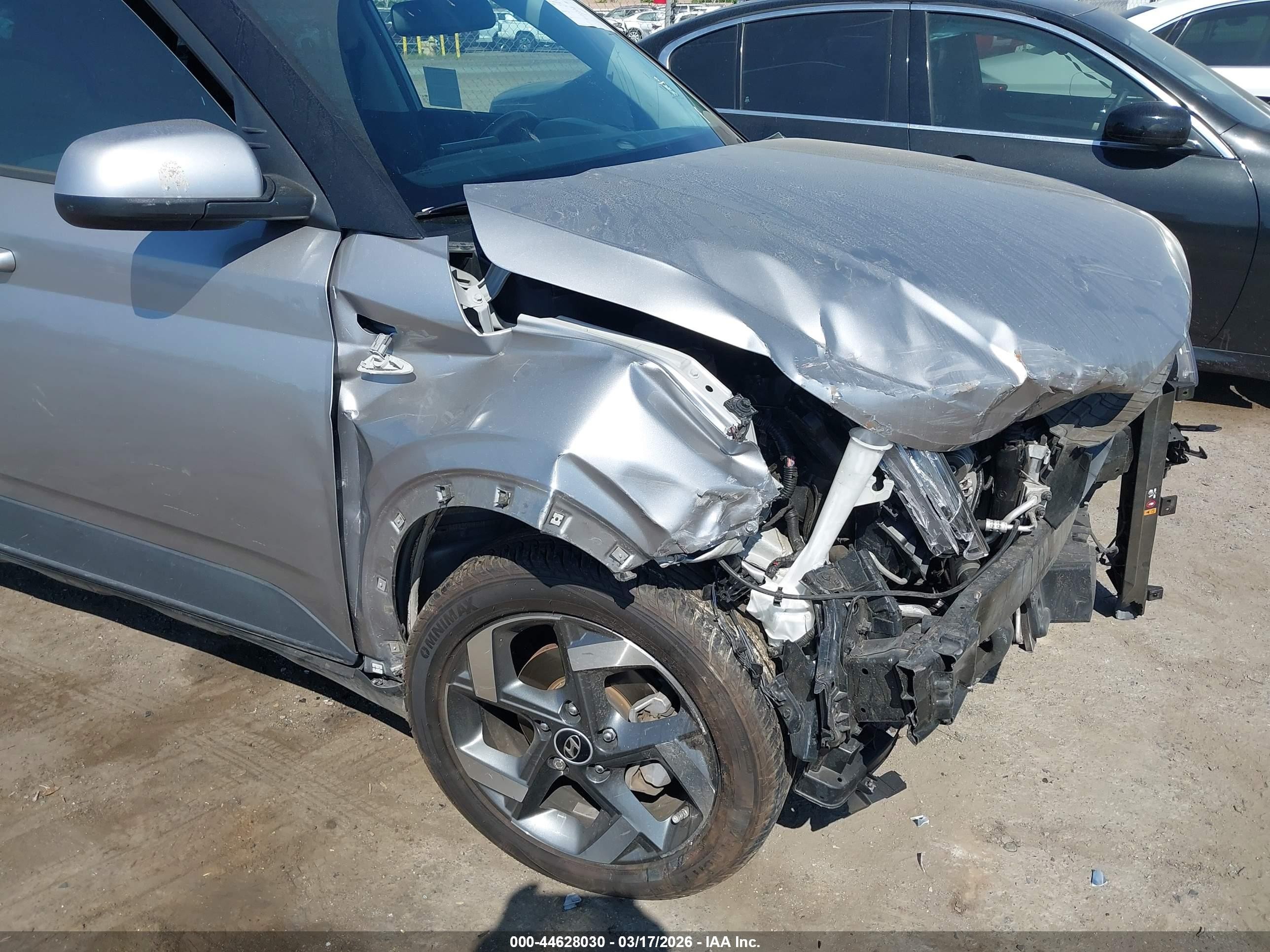 2023 Hyundai Venue Sel Silver vin: KMHRC8A37PU248802