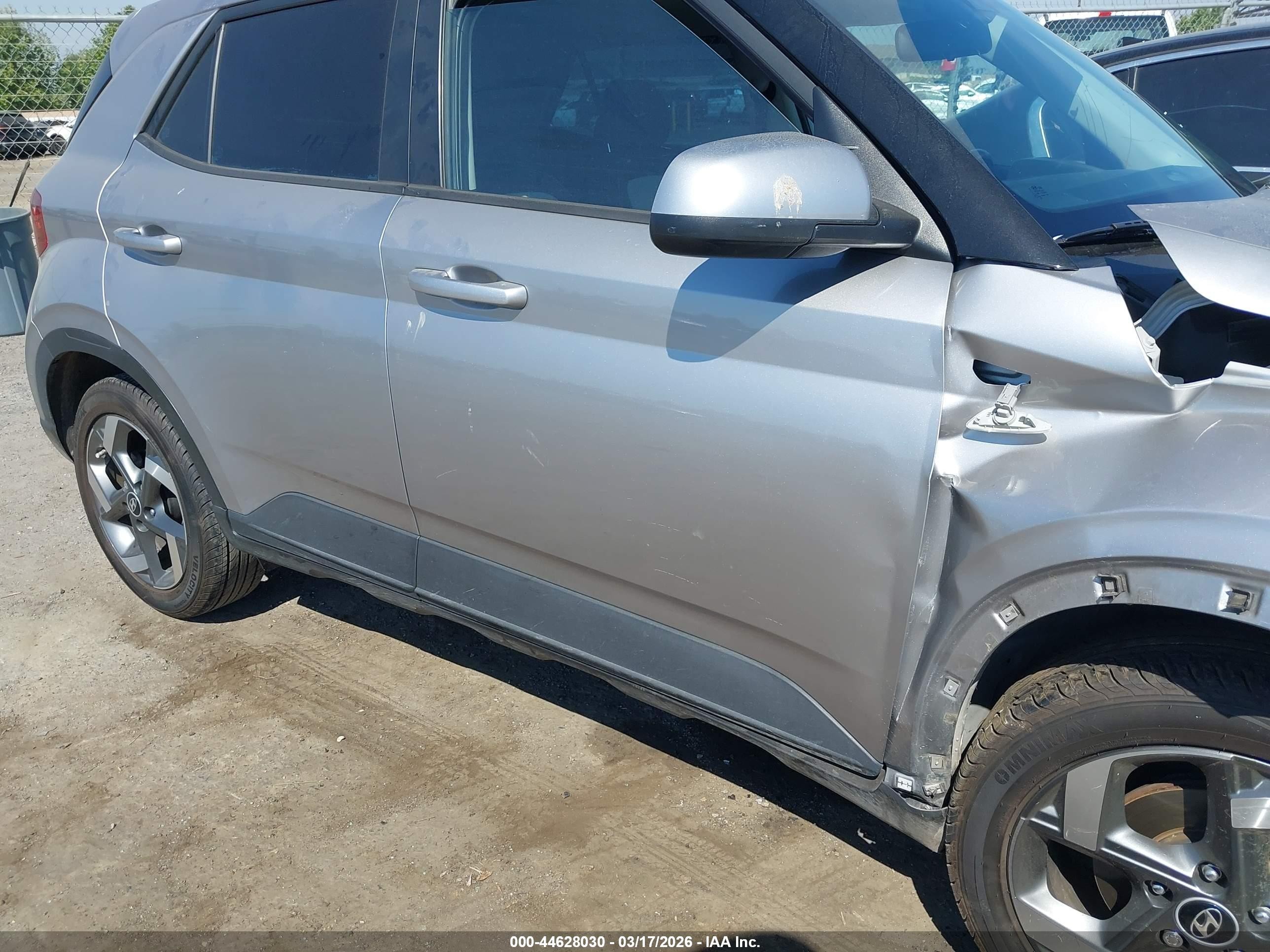 2023 Hyundai Venue Sel Silver vin: KMHRC8A37PU248802