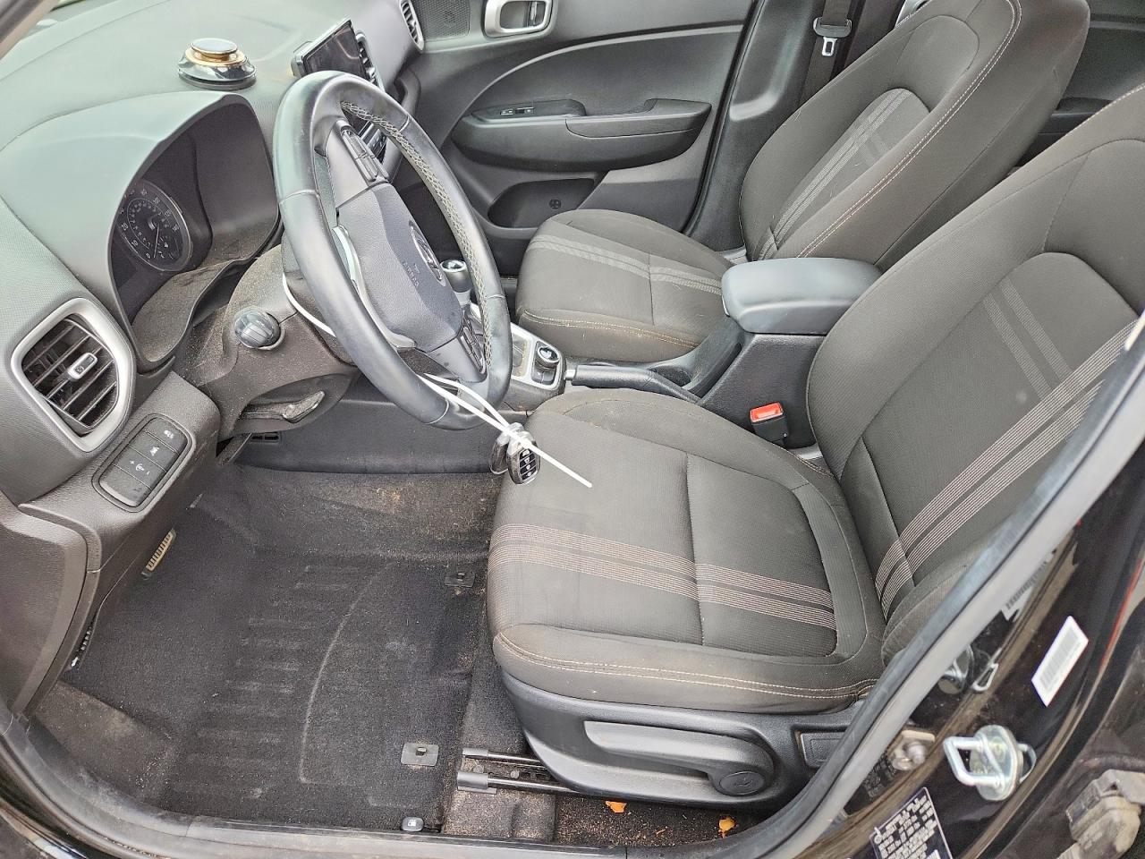 2021 Hyundai Venue Sel Black vin: KMHRC8A38MU084181