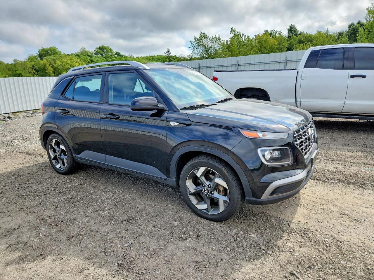 2021 Hyundai Venue Sel Black vin: KMHRC8A38MU084181