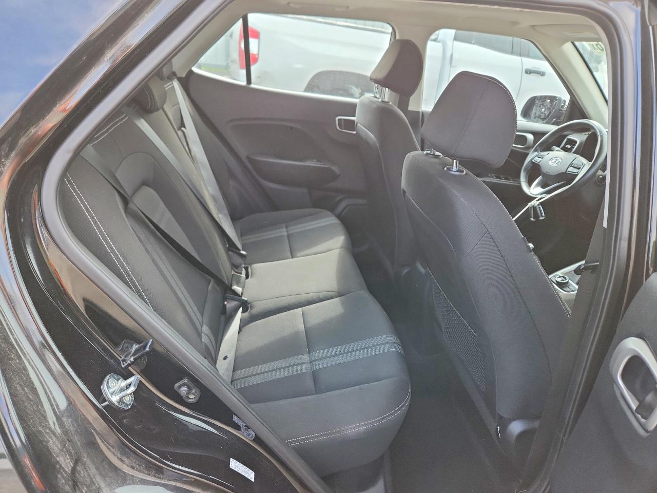 2021 Hyundai Venue Sel Black vin: KMHRC8A38MU084181